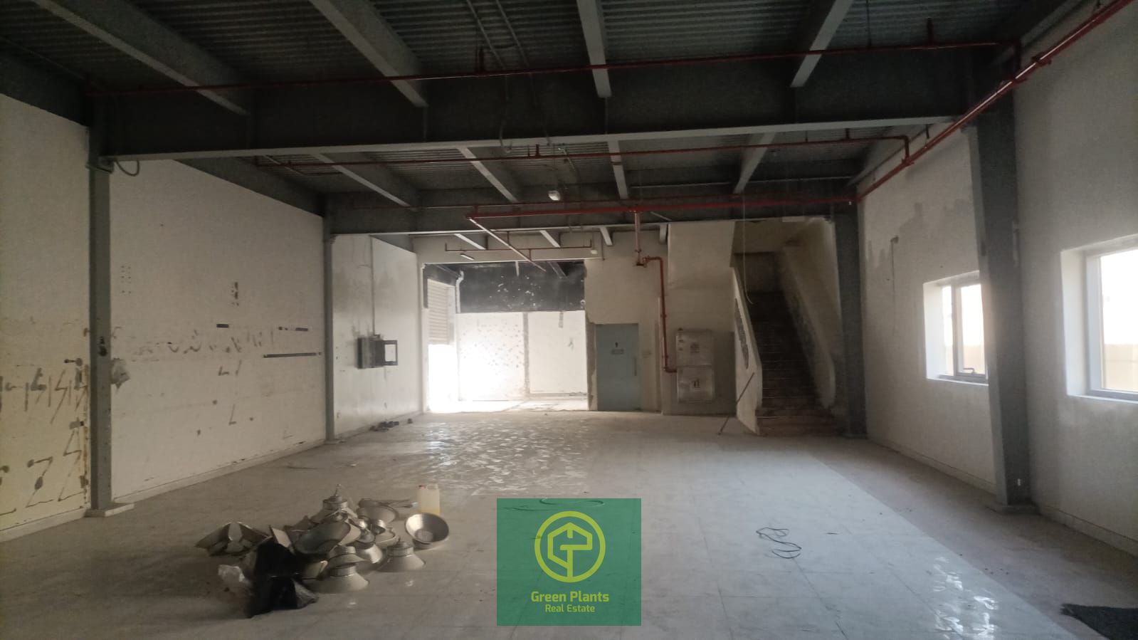 Al Quoz 6,100 sq. Ft warehouse with built-in mezzanine floor