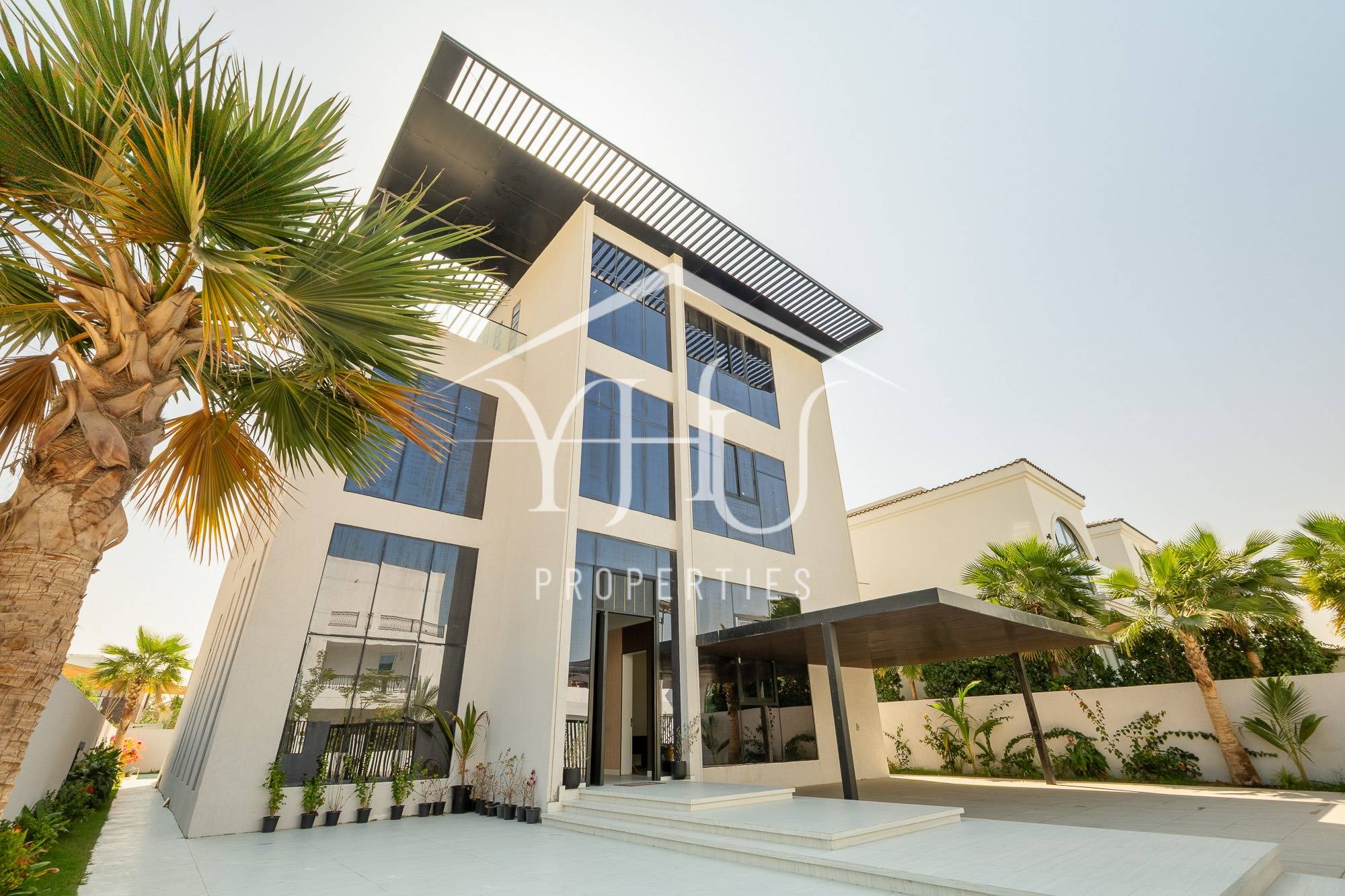 Custom-Built 5BR Villa | Park Views | Brand New