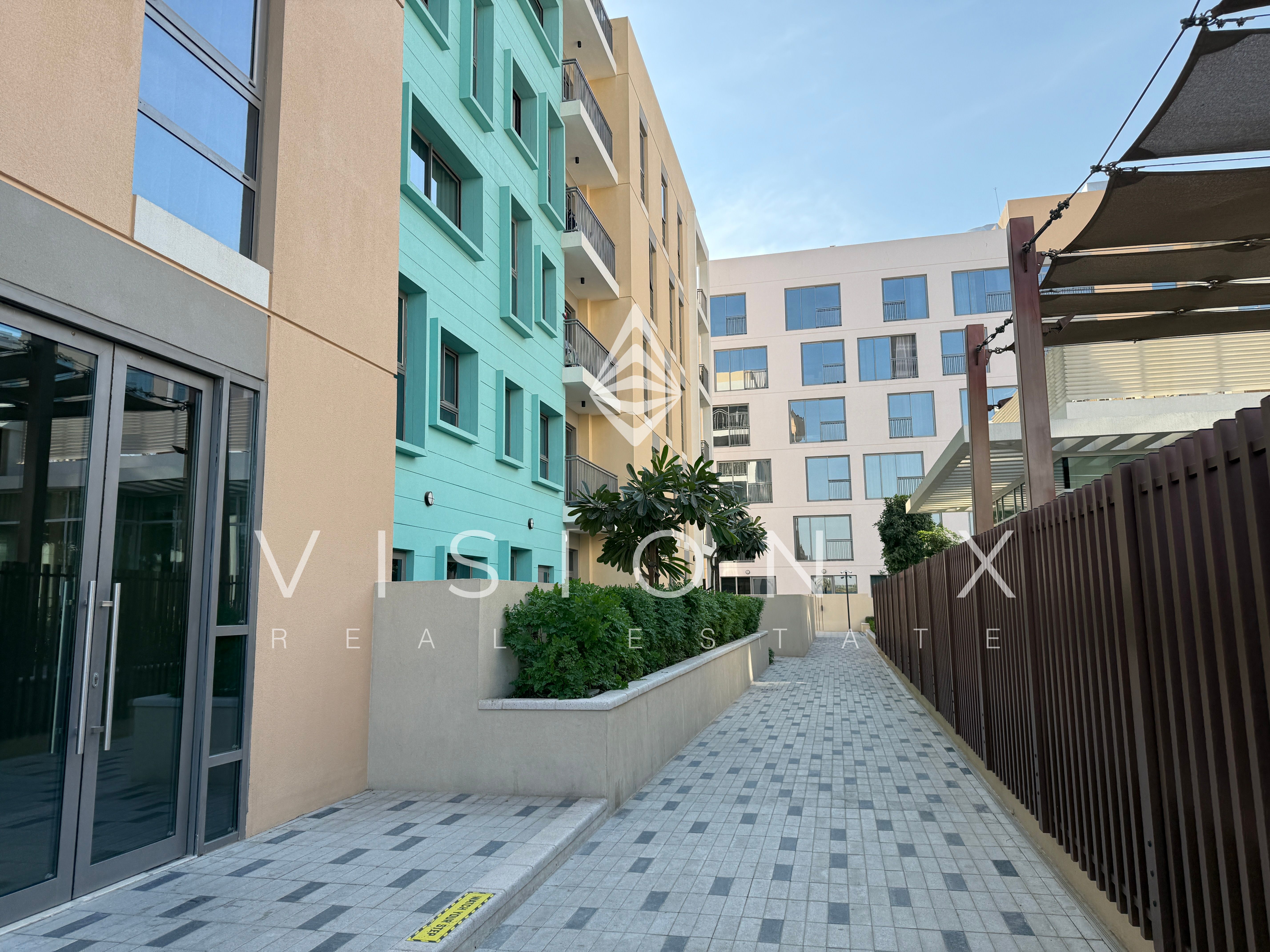 Stylish | Zahia Address | Quality Build