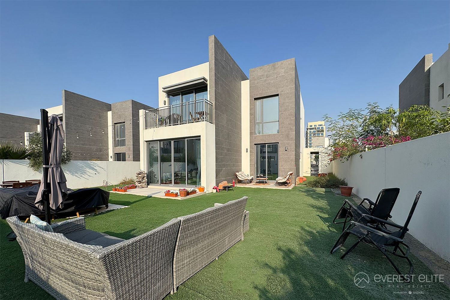 Golf Couse Living | Unfurnished | Balcony