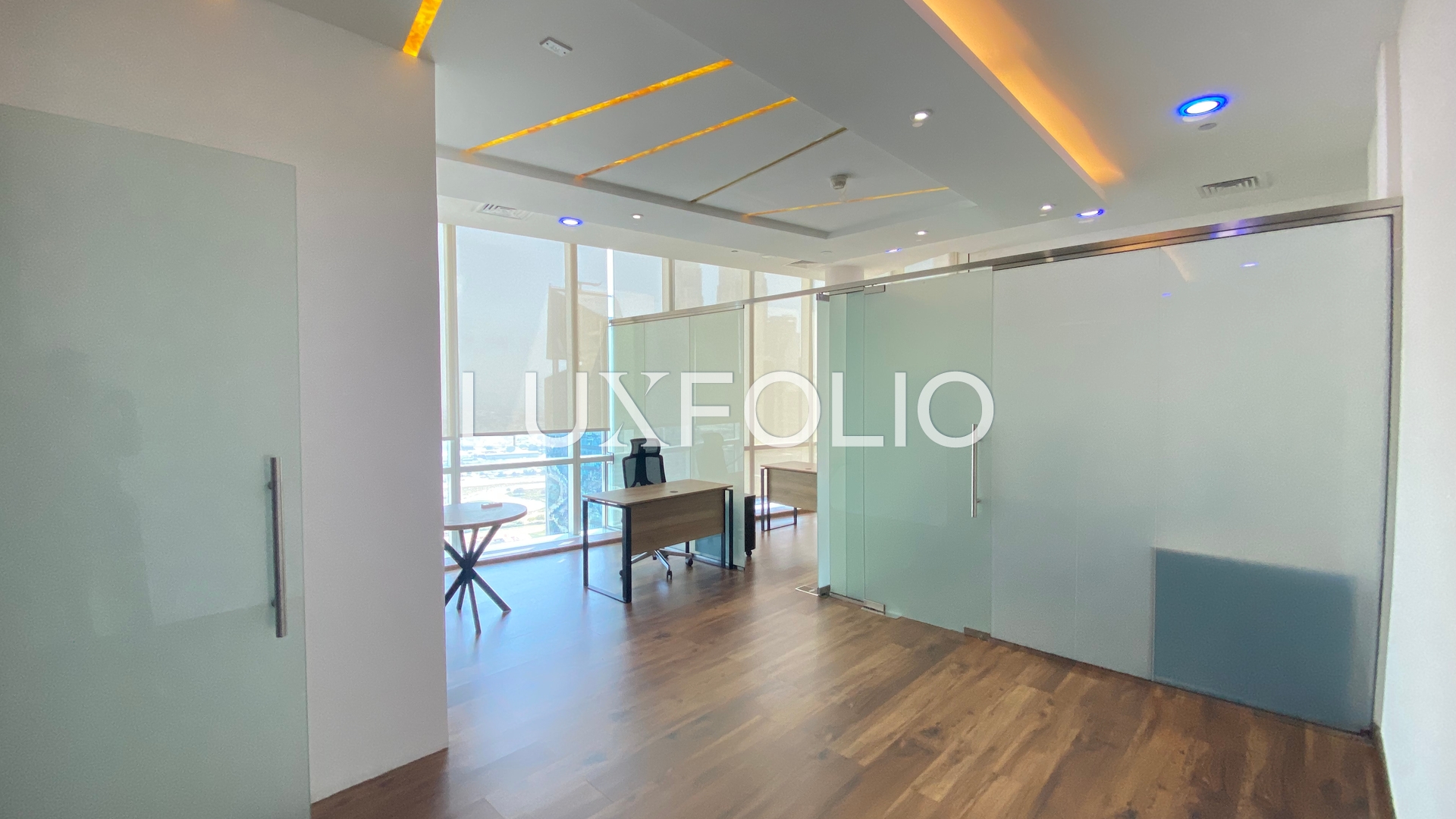 Furnished | High floor | Canal views
