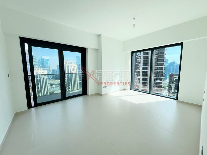 Stylish Apartment | Burj Khalifa View | Easy Connectivity