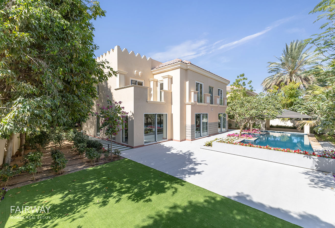 Upgraded I Golf Course View | Turnkey | Large Plot