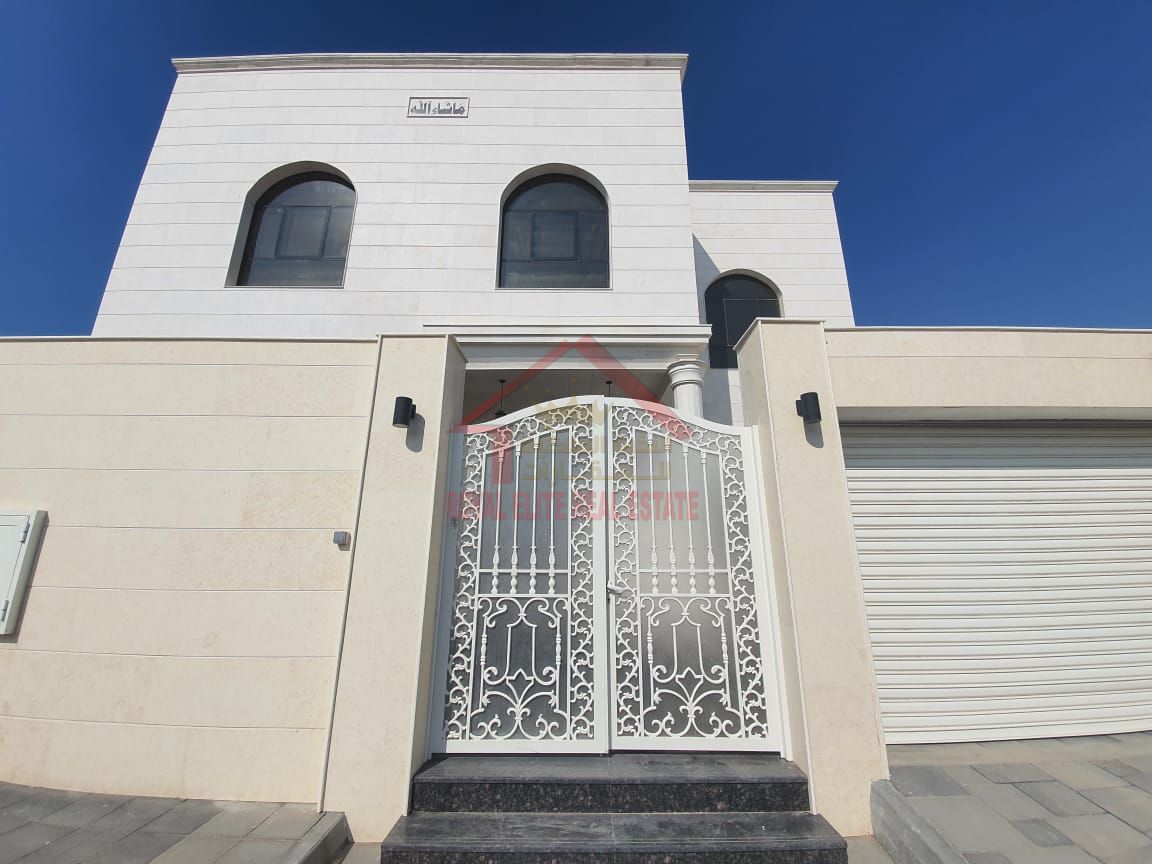 Spacious 4BR Villa | G+1 | Prime Al Sabkha Area