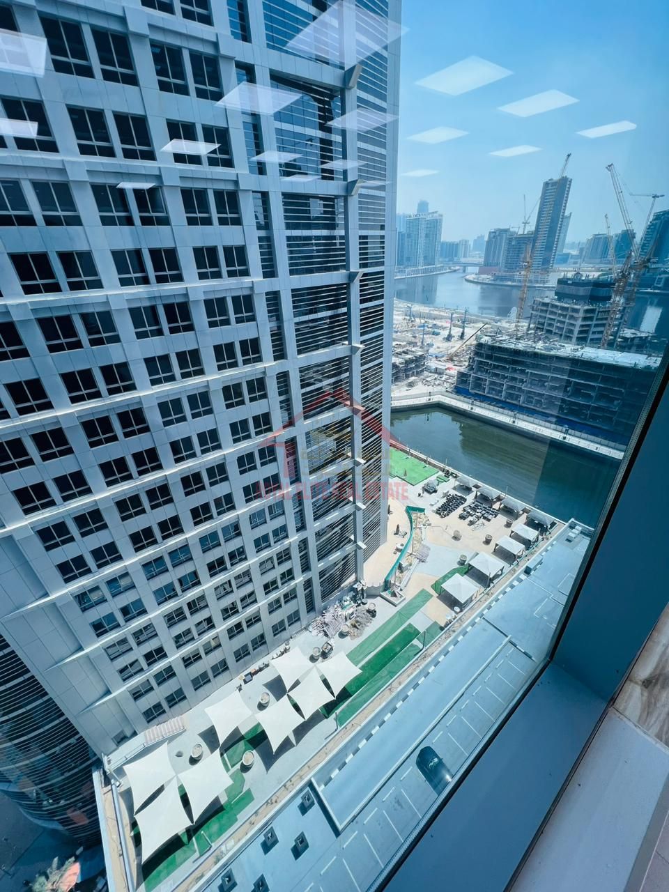 Prime Location | 818 SQFT Office in Bayswater Tower | Vacant | Canal View