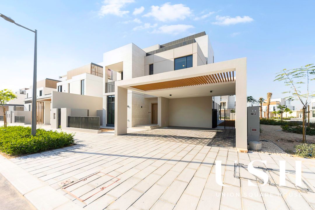 4 Bedroom Elie Saab Branded Villa for Rent | Backing Pool & Community Centre