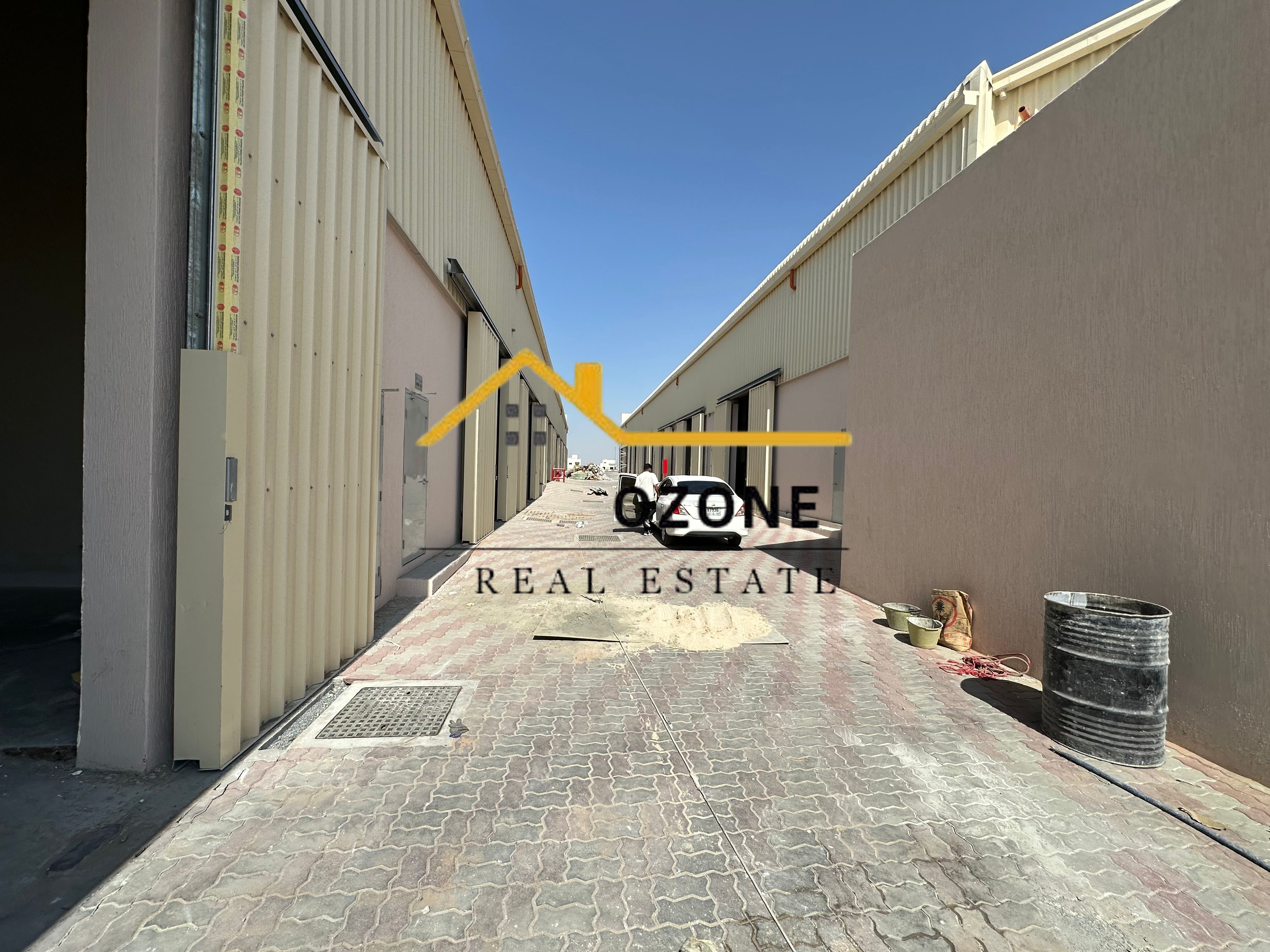 On the Road\* Brand New Warehouse\*Prime Location