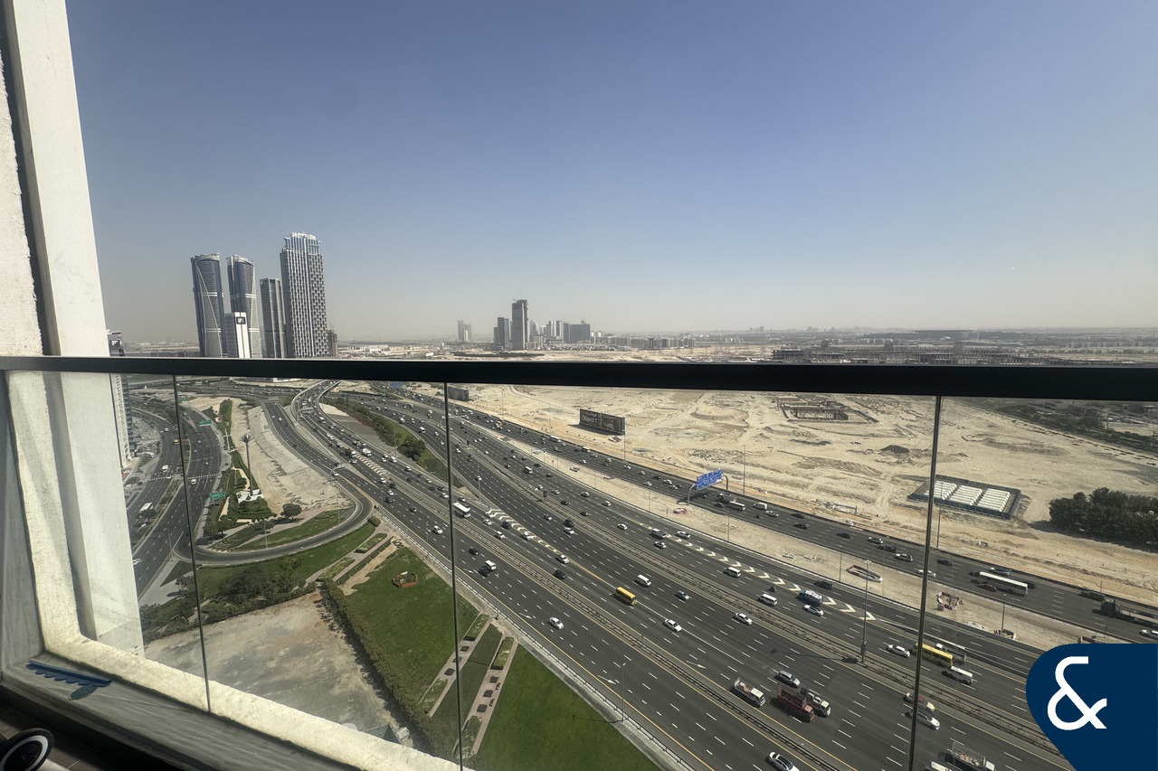 Balcony | Prime Location | High Floor