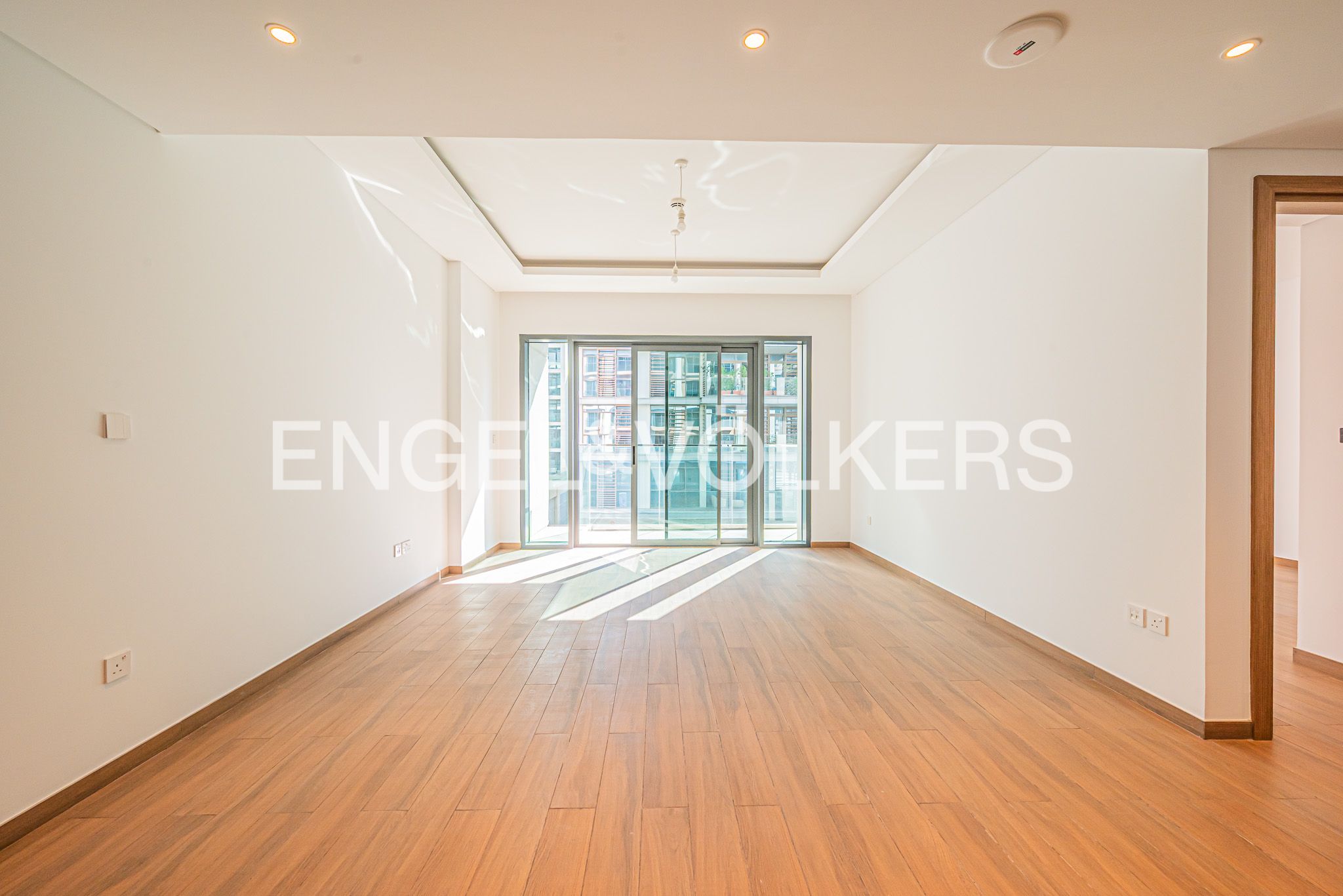 EXCLUSIVE | Brand New | Mid Floor | Vacant