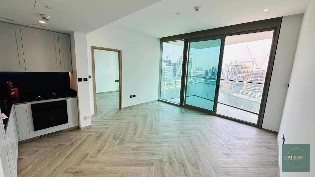 4 Cheques I Canal View | Corner Unit