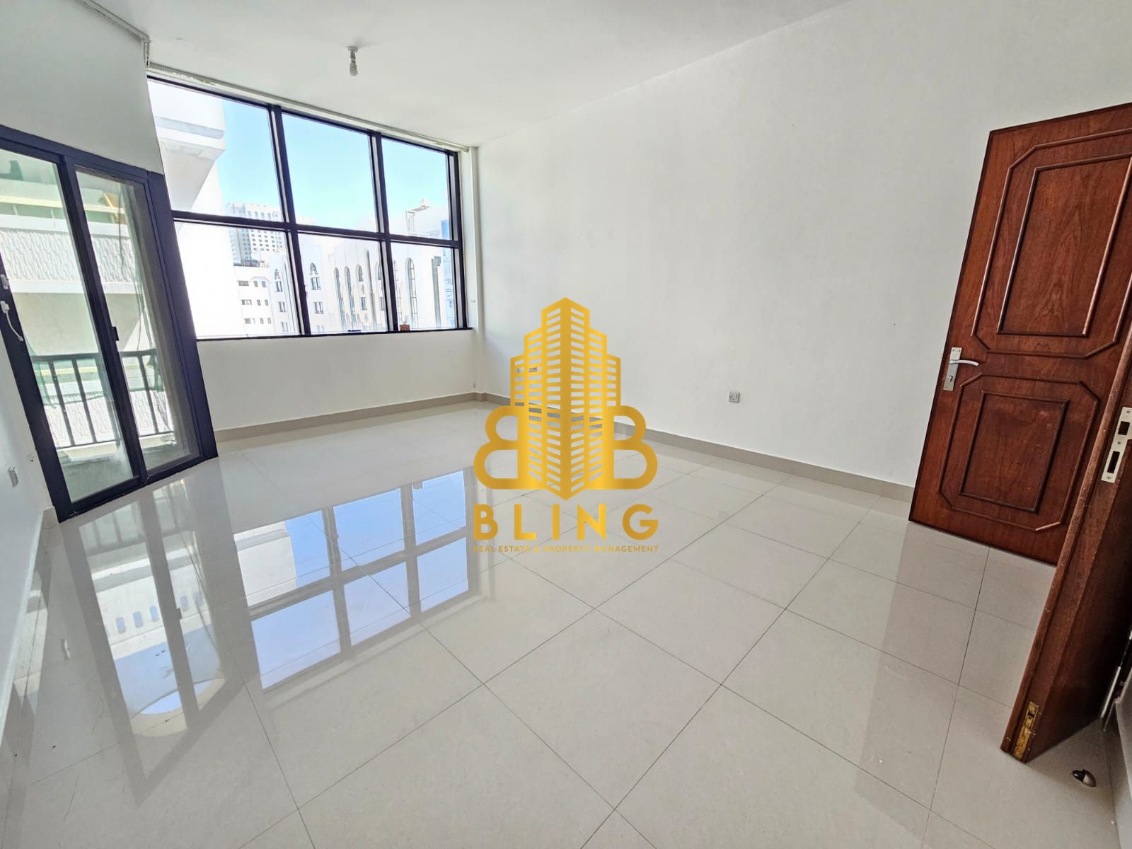 Splendid 2BHK With Balcony & Closed Kitchen