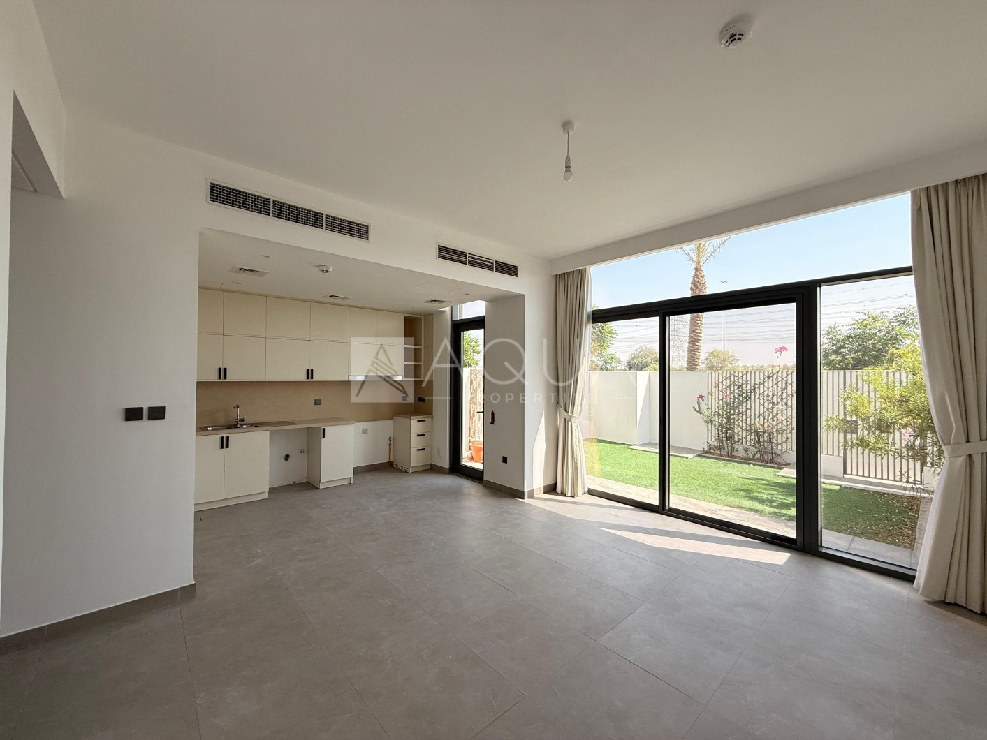 COMMUNITY VIEW | SINGLE ROW | QUIET LOCATION