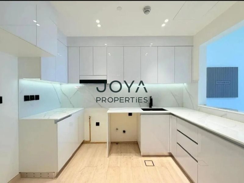 2BR for Sale with Balcony - Binghatti Heights