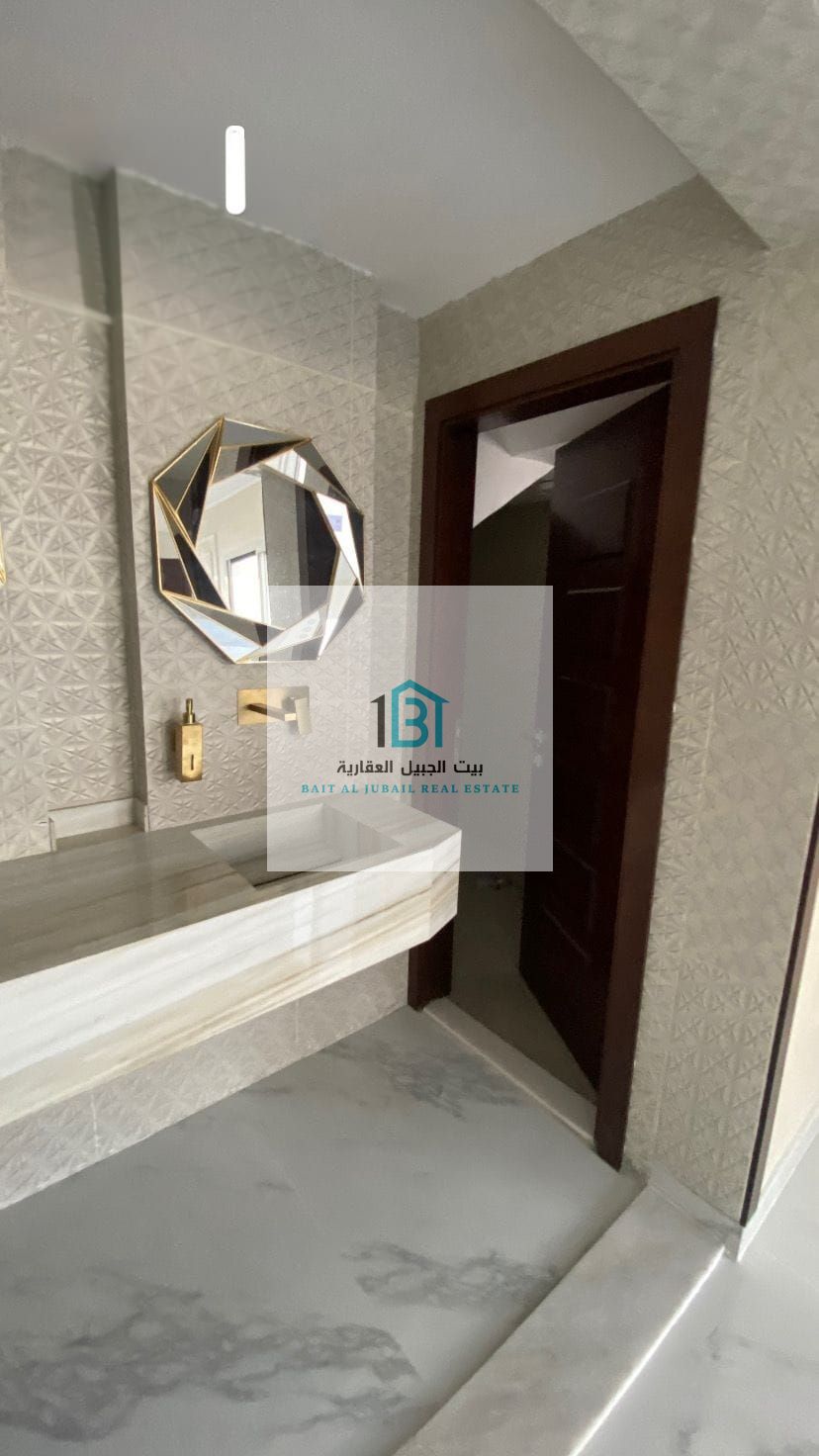 Luxury Villa for Sale in Al Tarfa – Sharjah Plot Area: 15,000 sq. ft. Location: Corner plot on two streets