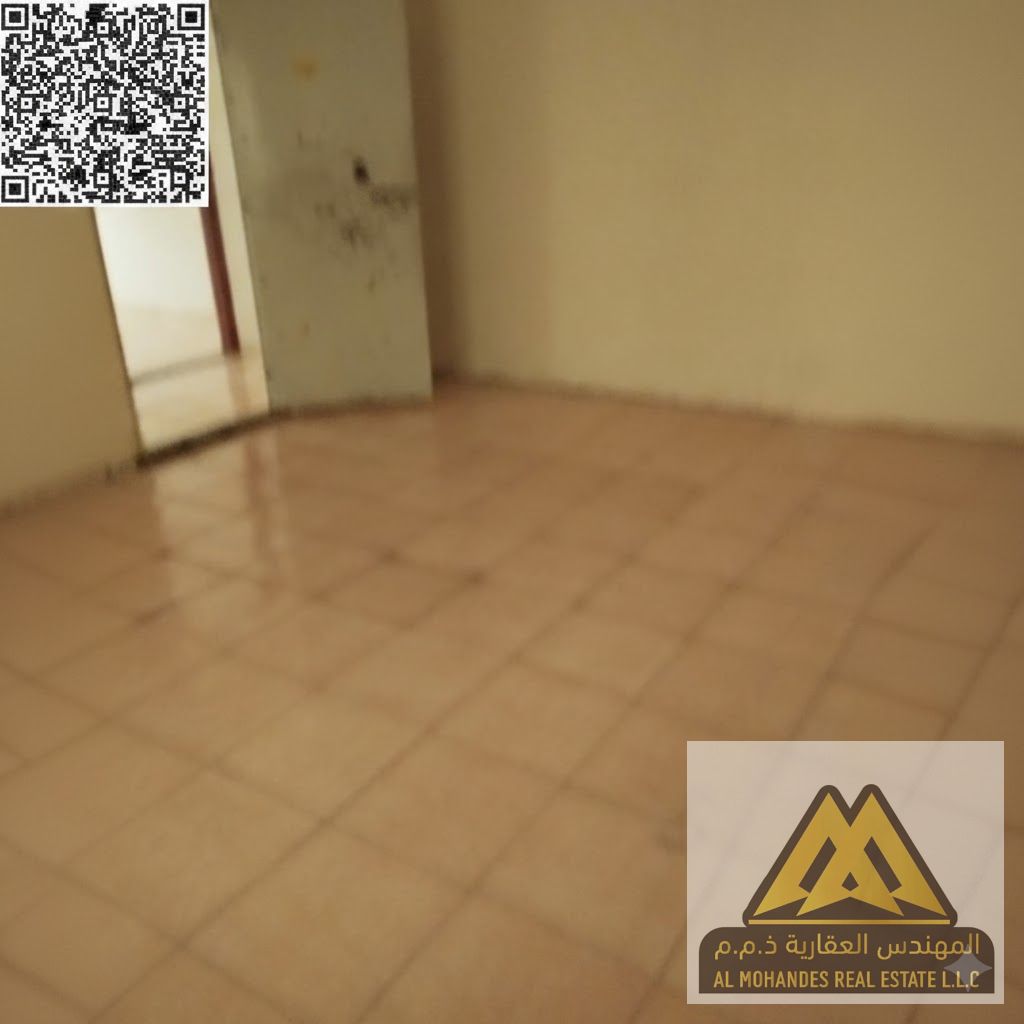 Entire floor available with 5 rooms for workers' accommodation | Each room has a split air conditioner | The five rooms can accommodate up to 42 peopl