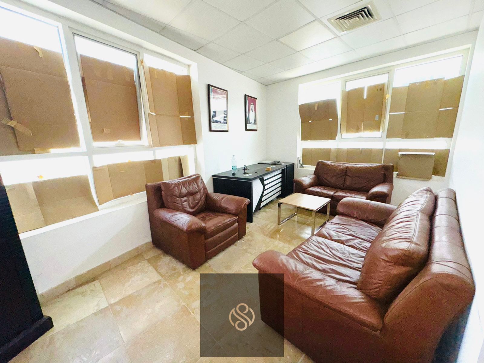 | FULLY SEPARATE OFFICE | 6–10 MIN WALK TO METRO |