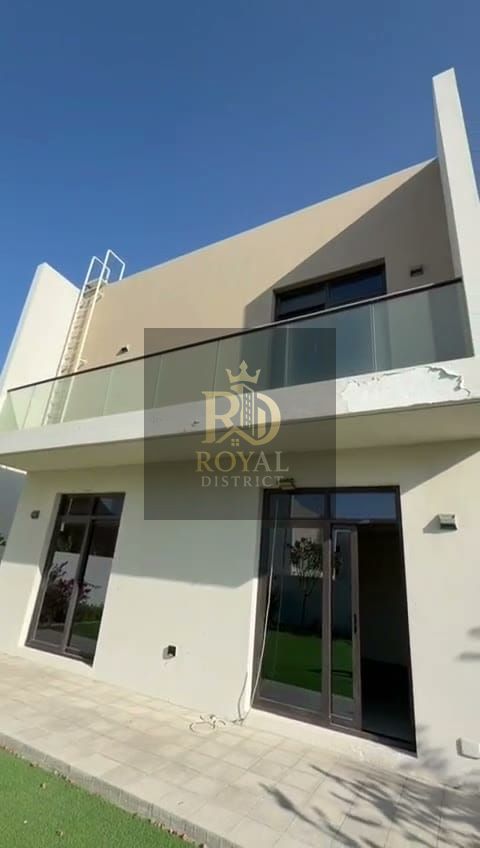 Luxury 4-Bedroom Townhouse | Freehold | Corner Unit | High-End Finishes | No Service Fees | Unbeatable Offer
