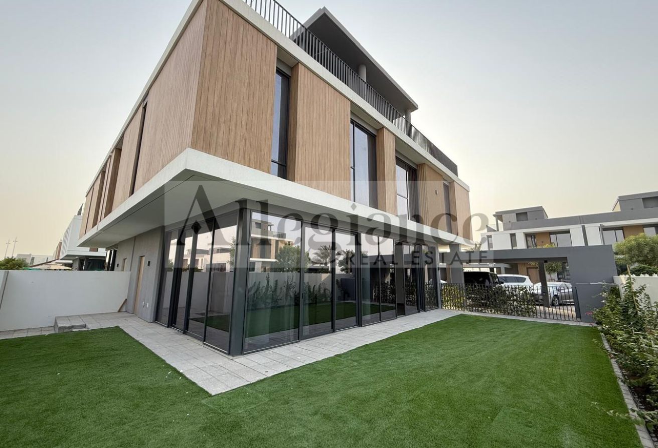 Modern 5BR Villa | Premium Community | Spacious