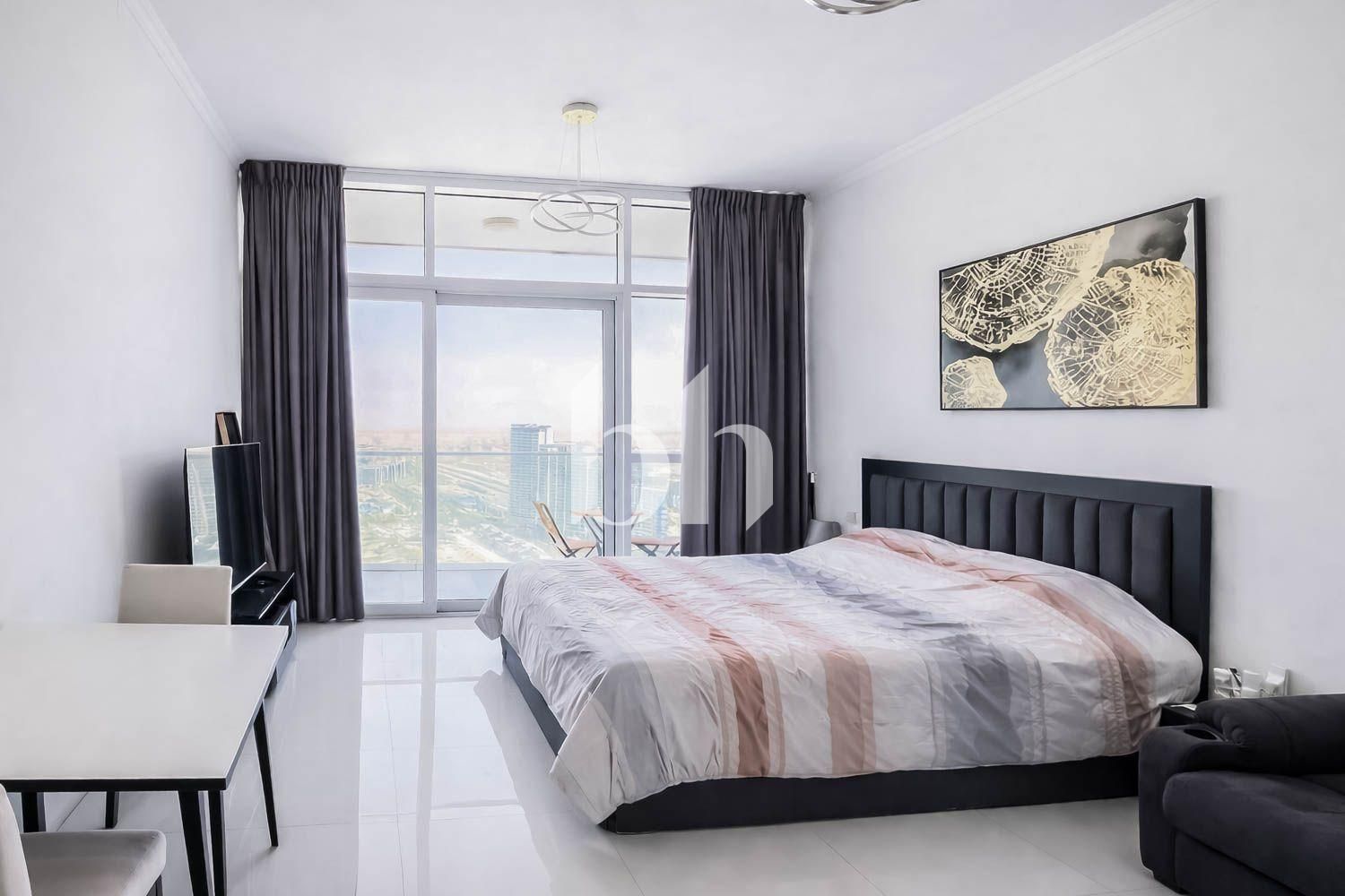 Modern Studio| Carson B | Fully Furnished