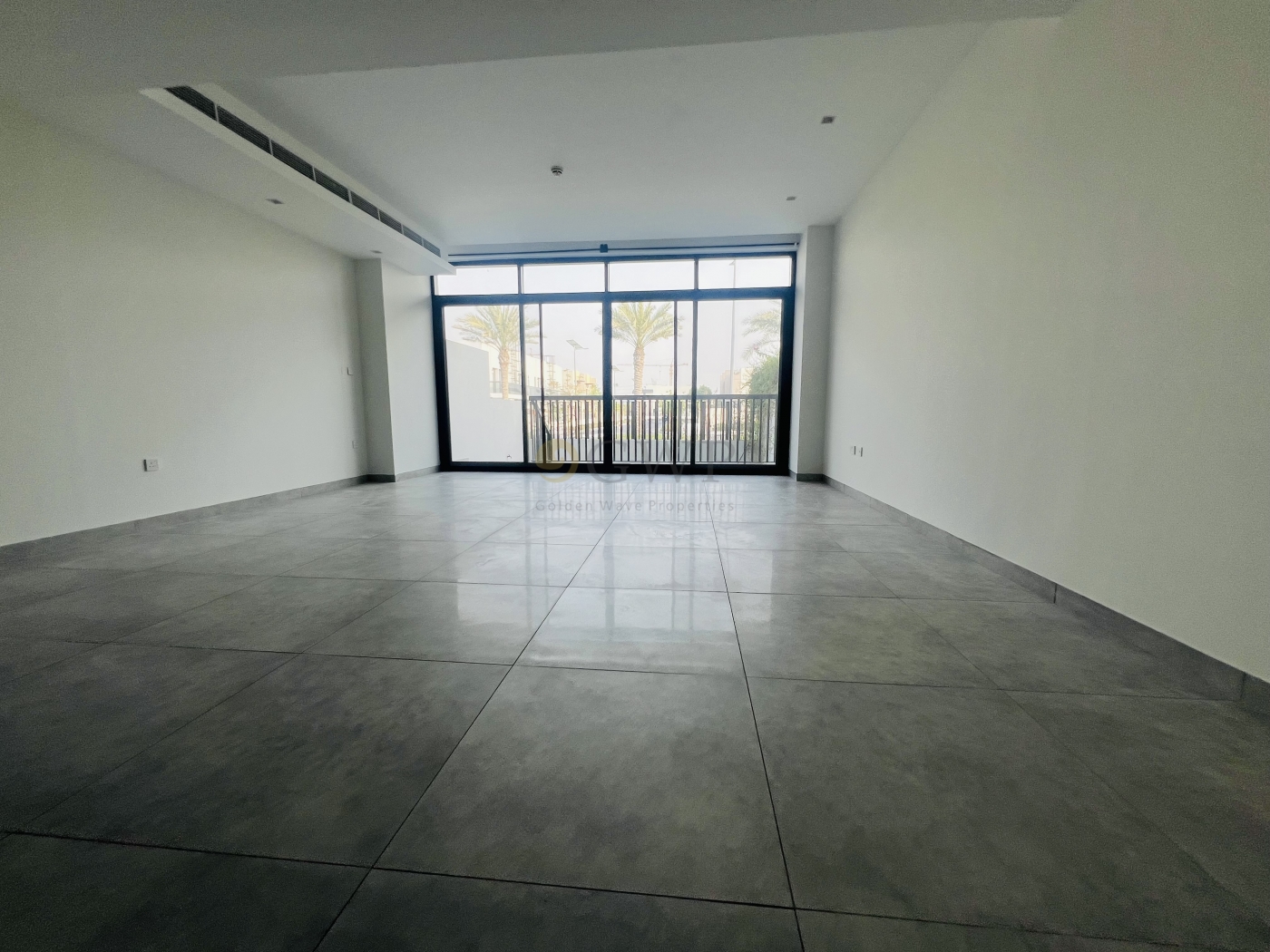 4 Bedrooms Ensuite - Roof Access - No Agents