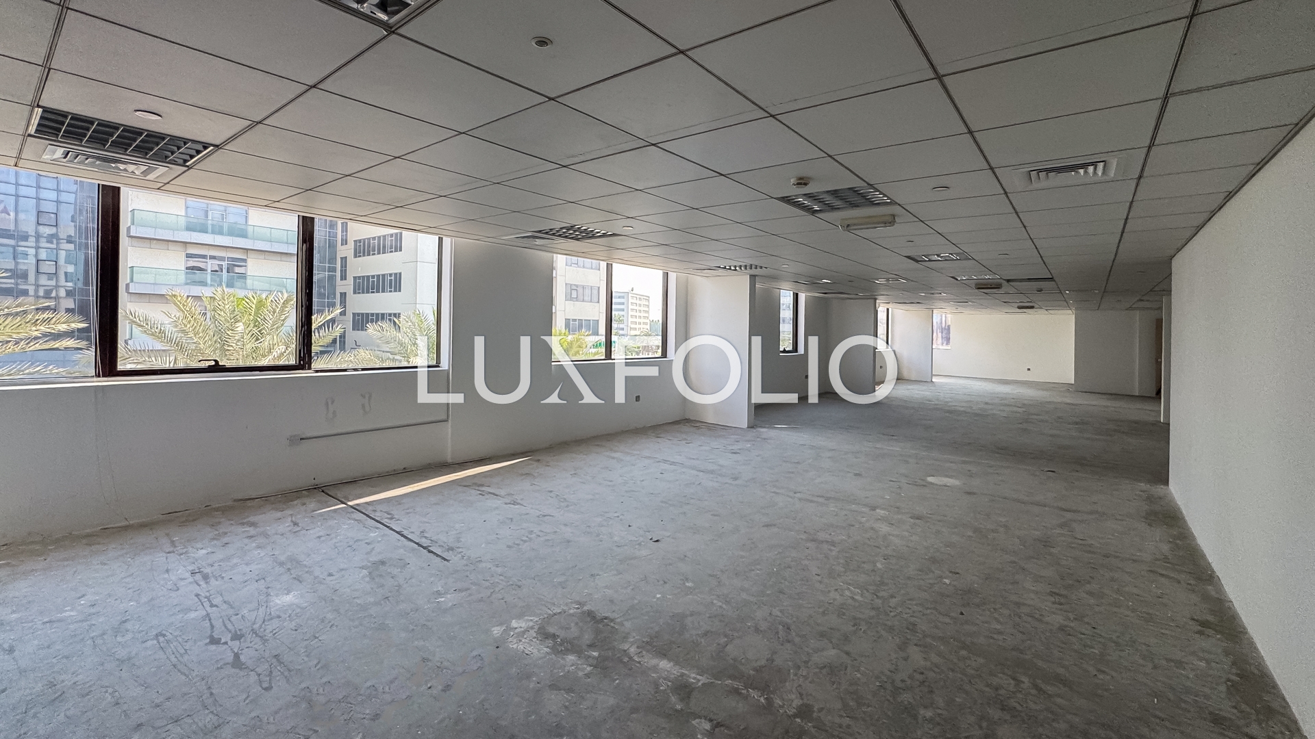 Half Floor | Close to Metro | Available