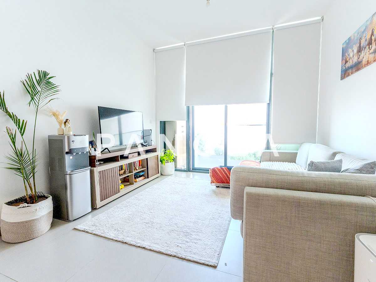 Community View I Low Floor I Unfurnished