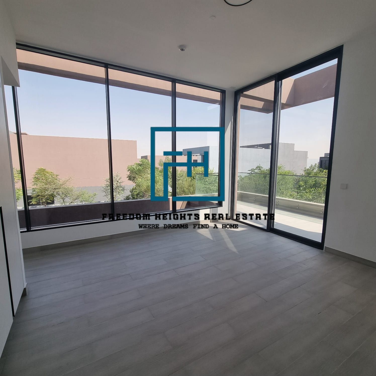 Forest 5 bedrooms villa/ private pool/ covered parking / for rent / Masaar