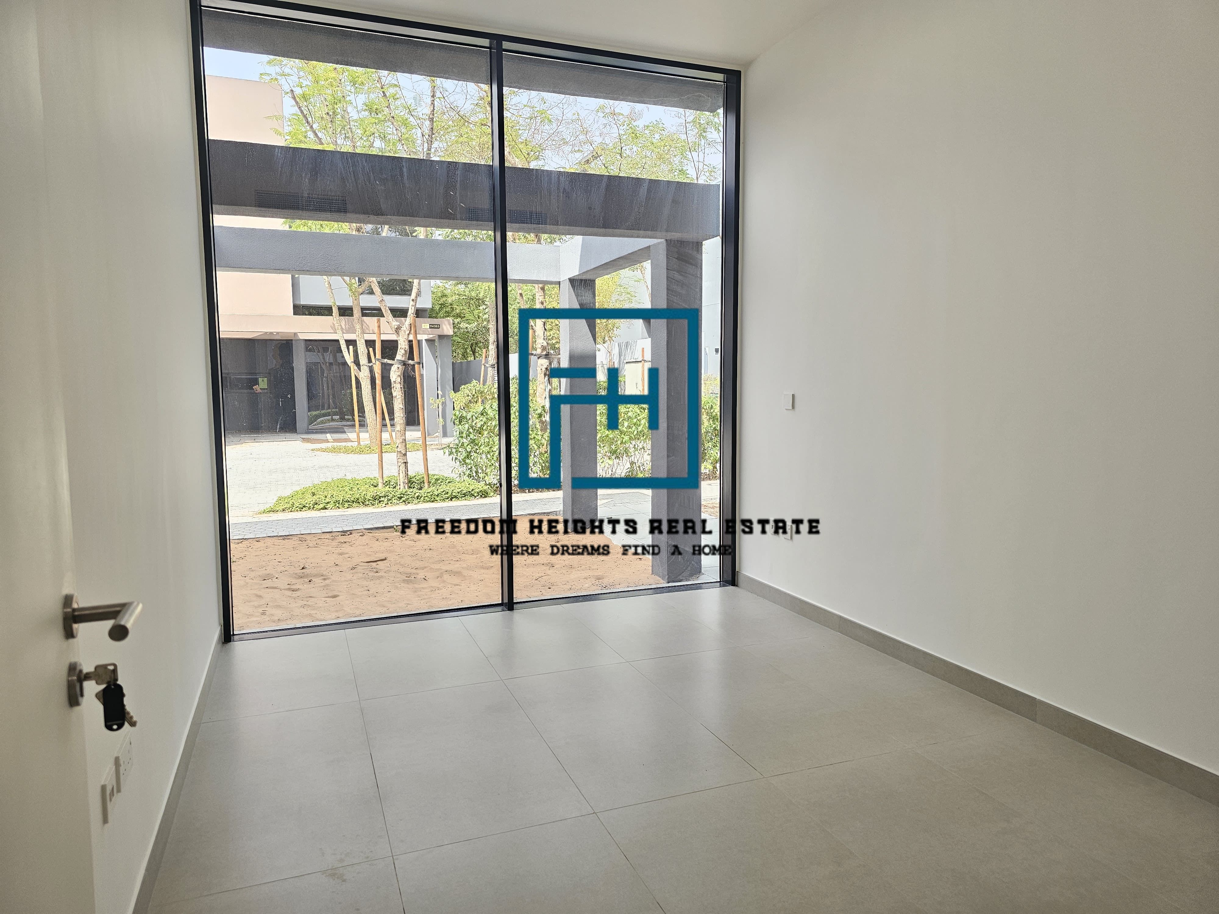 Modern style 4 Bedrooms townhouse Brand new for rent Masaar