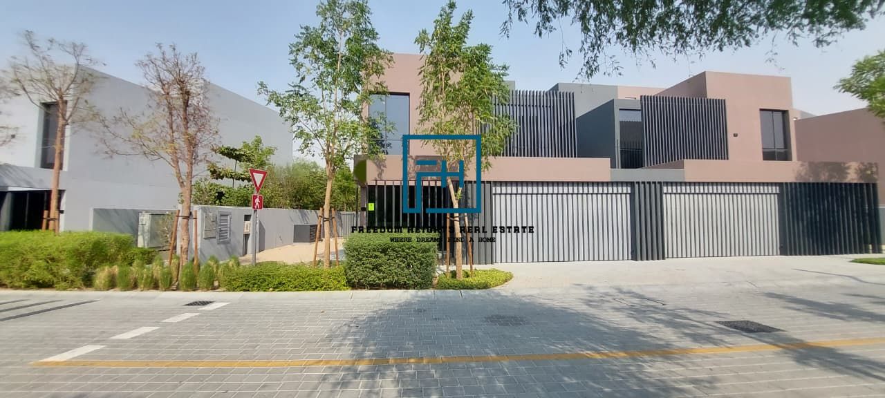 Semi detached 4 bedrooms villa / for rent/ Masaar ( Kaya)
