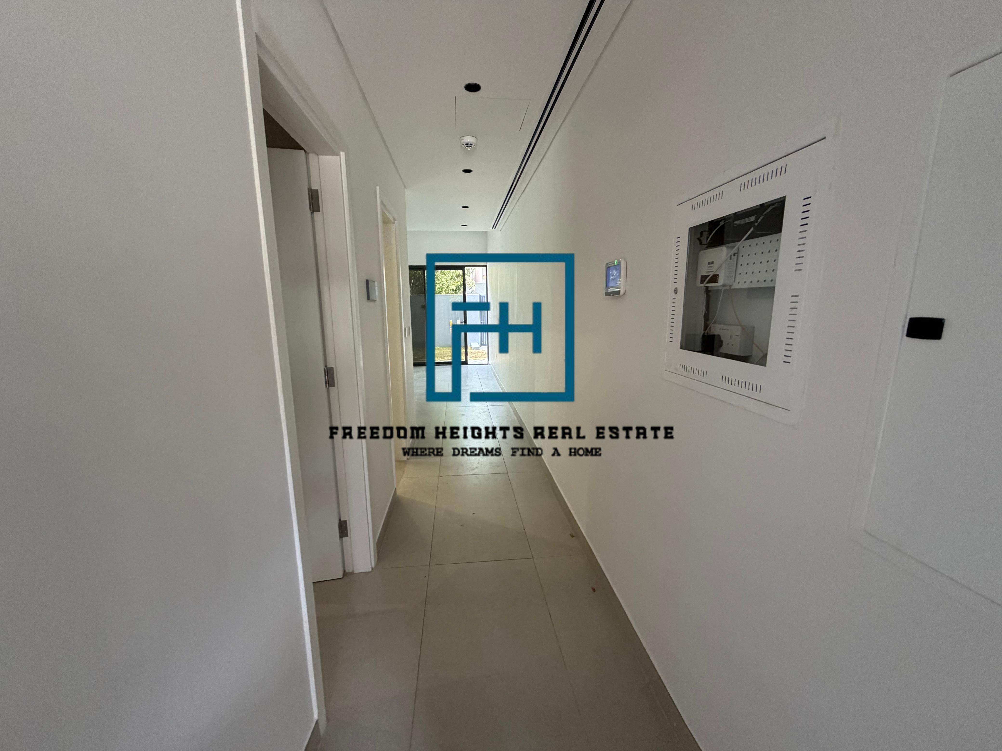 Corner/ End unit All master bedrooms Good for family Living Kaya Masaar