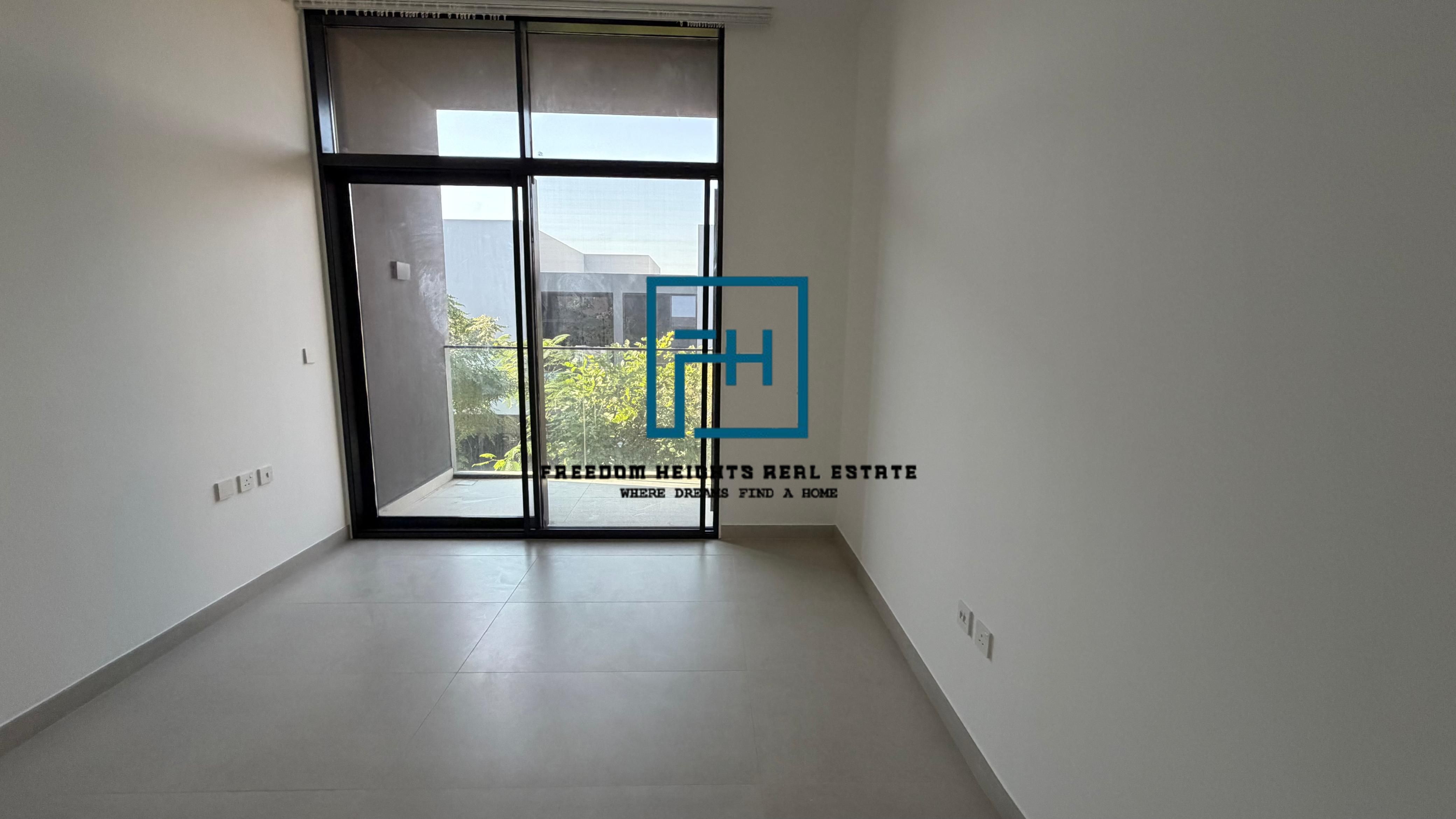 Middle Townhouse/ 3 Bedrooms/ for sale/ Kaya[Masaar]