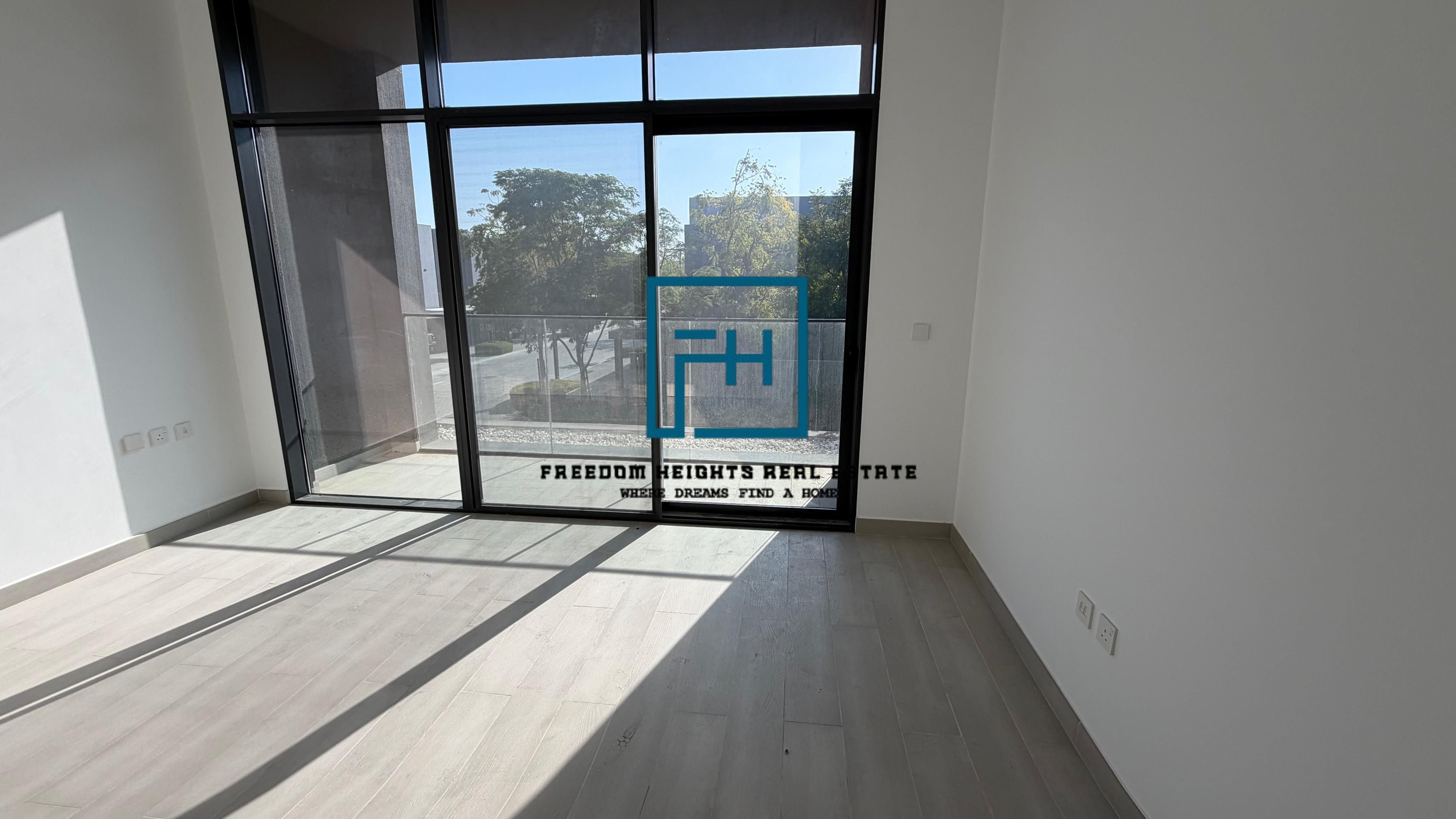 Semi detached// Corner// Rooftop Terrace// 4 Bedrooms villa / / for rent