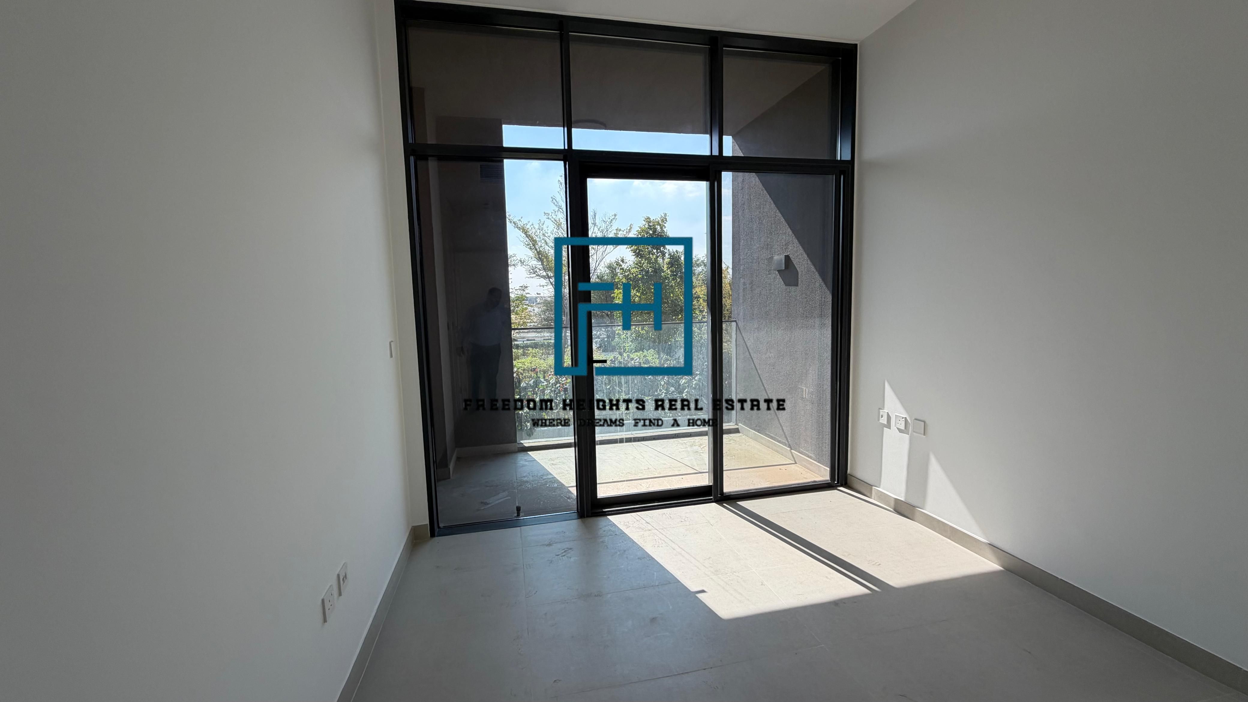 For sale 3 bedrooms Corner unit Luxury living