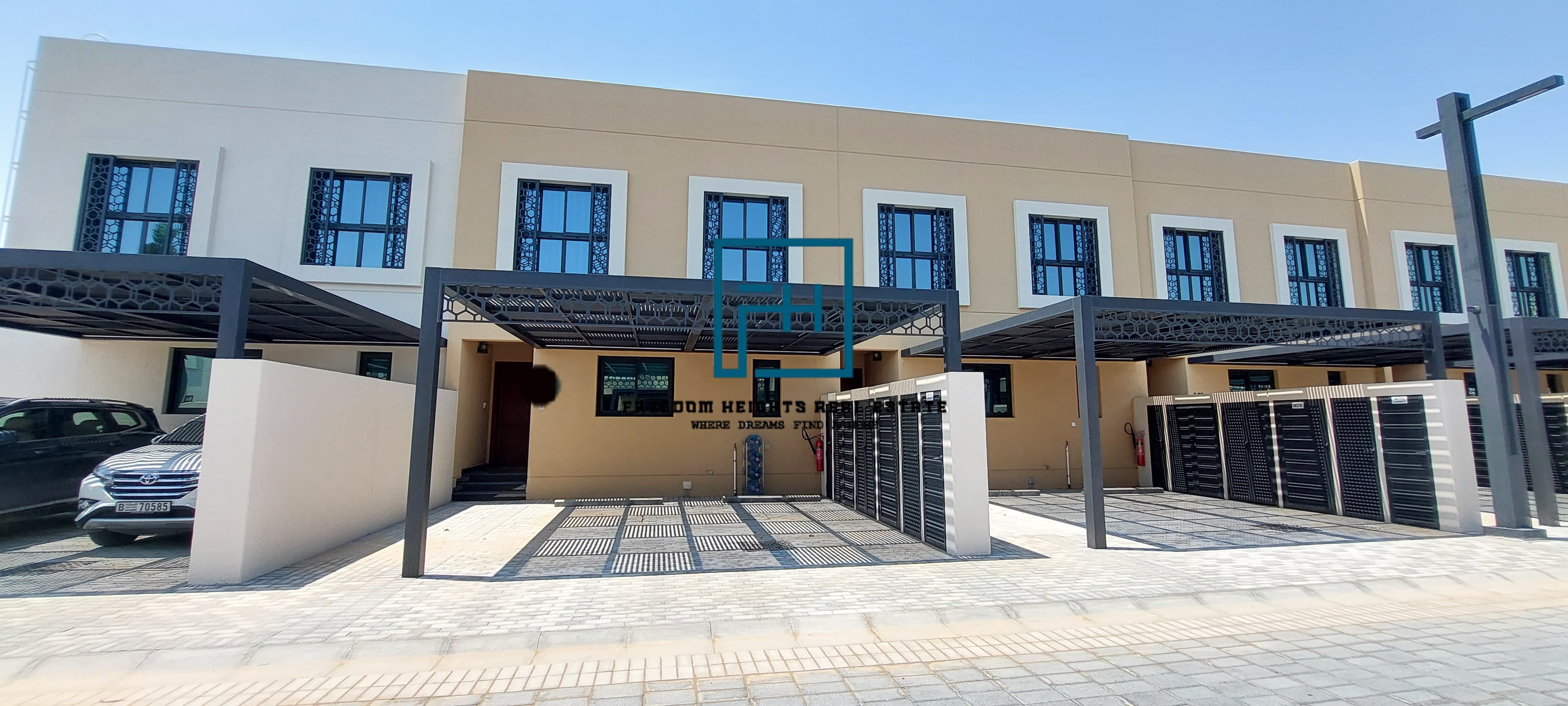 3 Bedroom/ Newly handover/ Middle unit/ for rent /Sustainable City Phase 4
