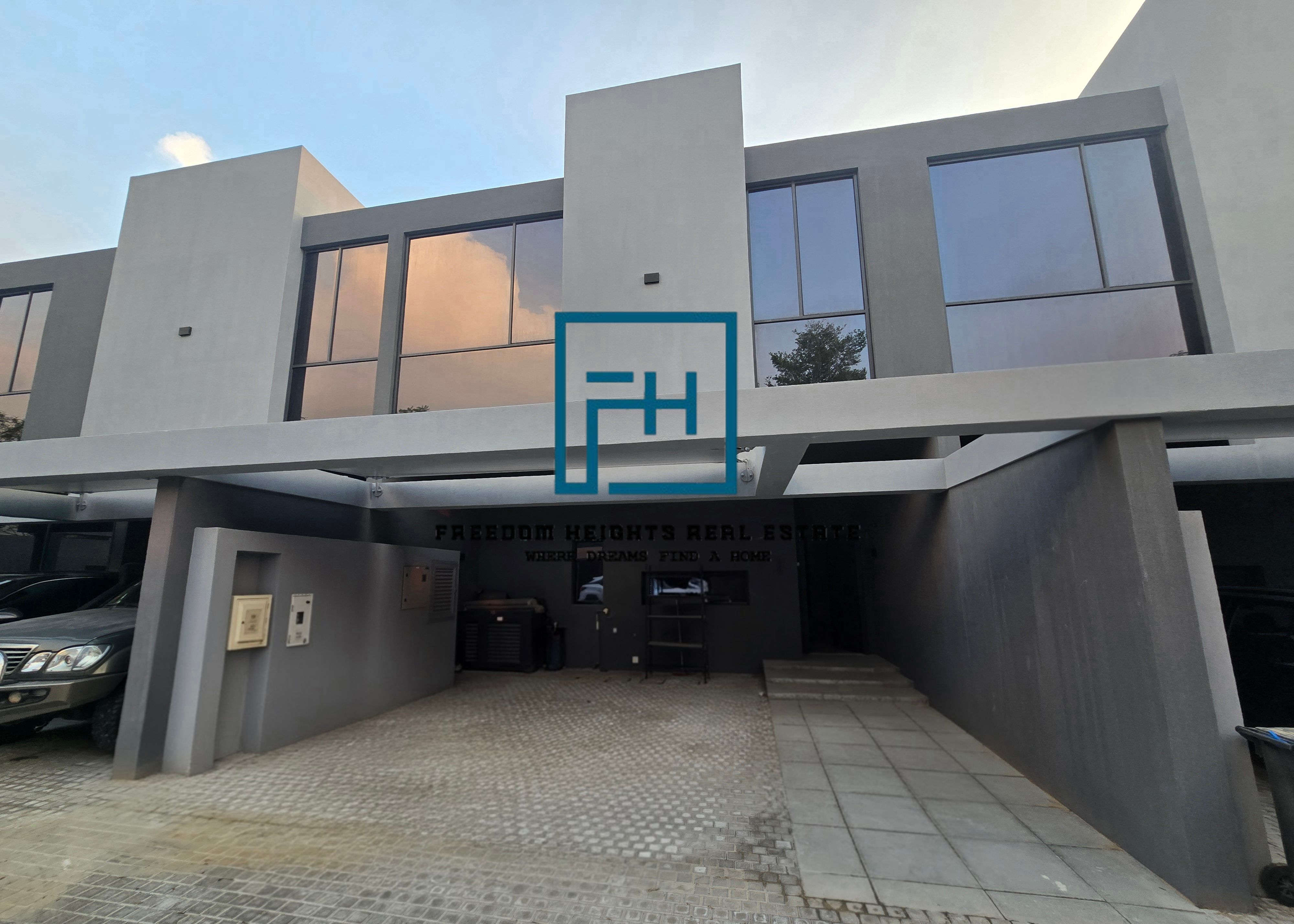 Super Distress Deal Robinia – Masaar | Modern 4-Bedroom Middle Townhouse for Sale