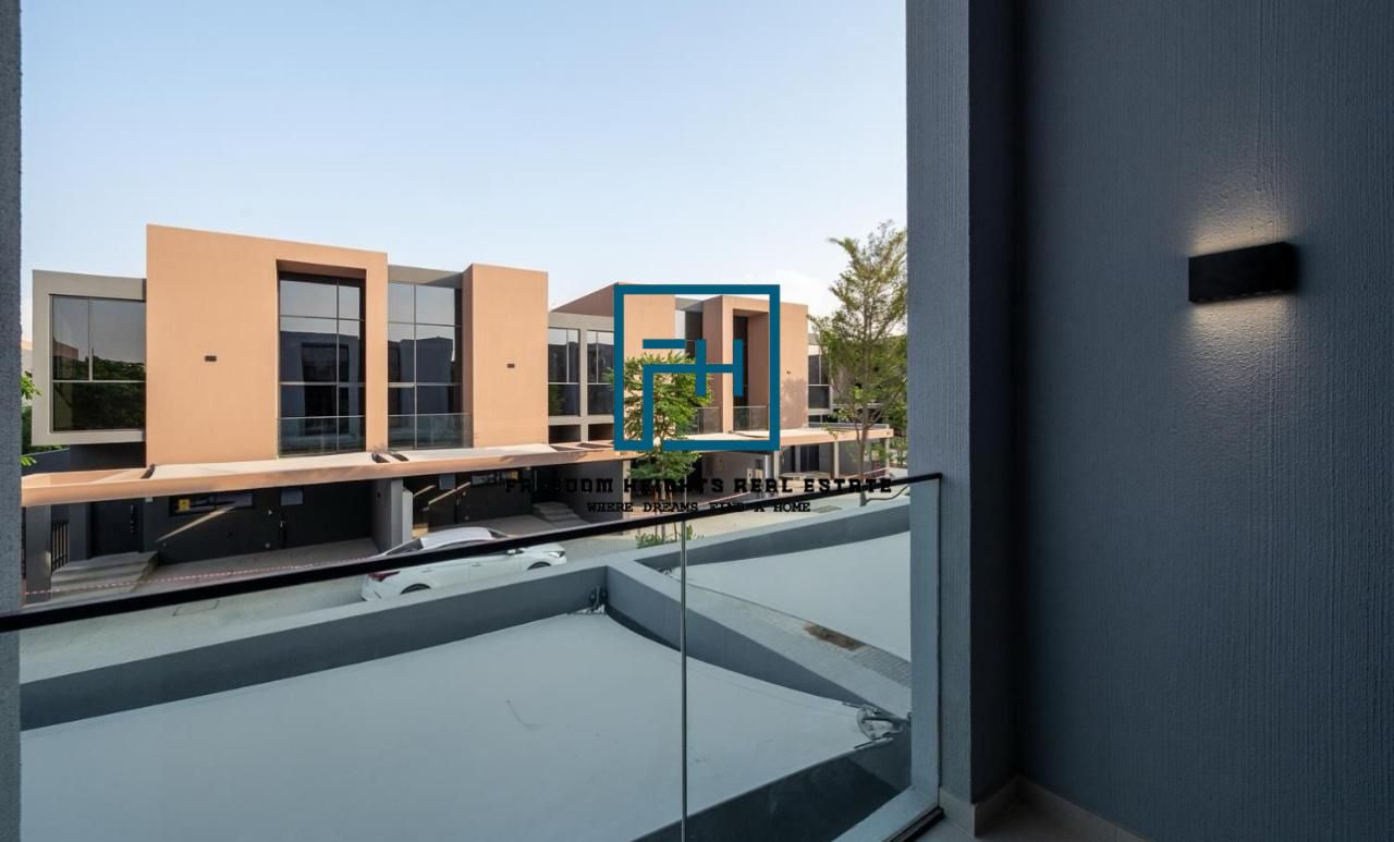 STUNNING 3BR Middle Townhouse | Sendian MASAAR