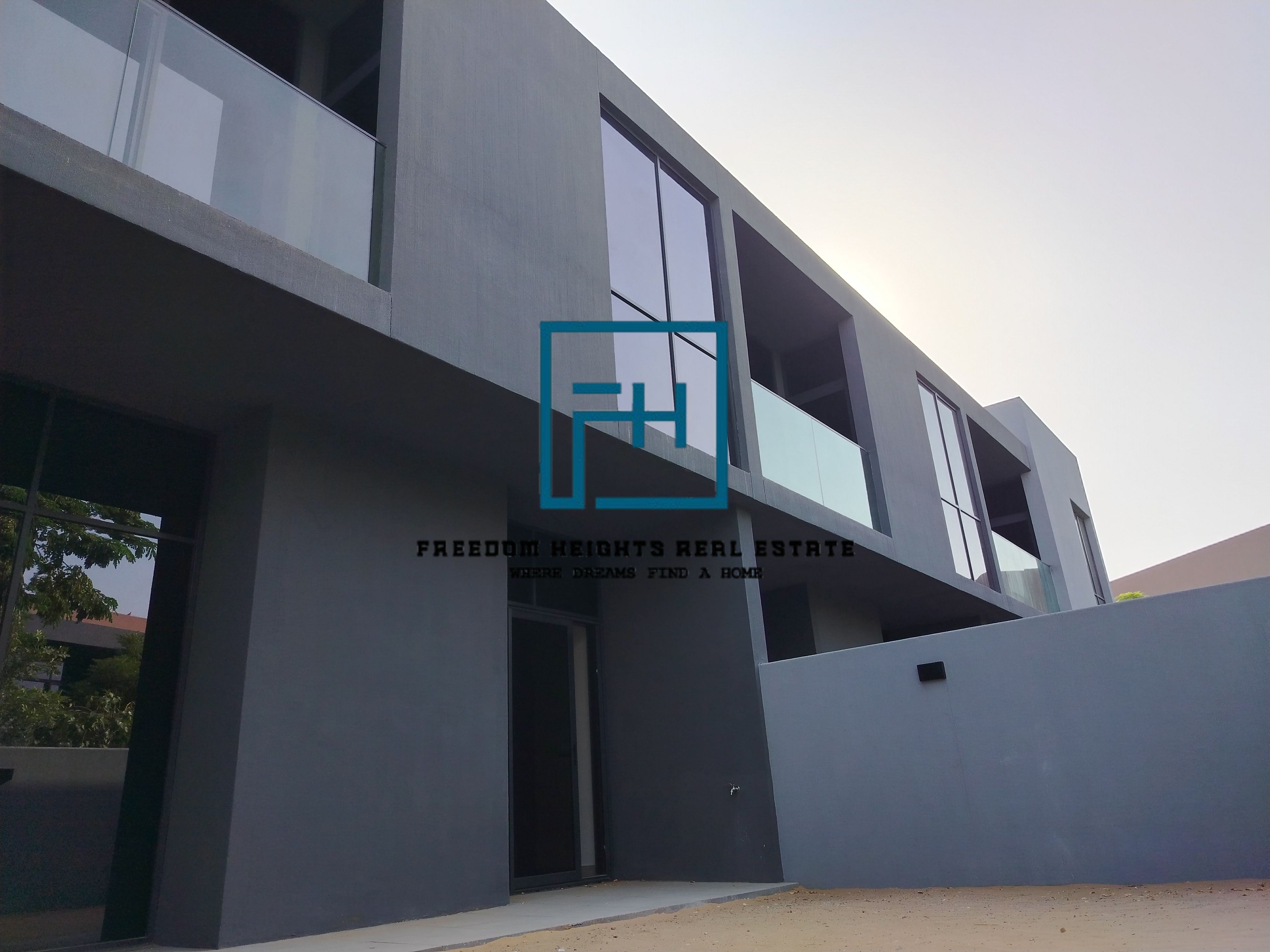 4BED MIDDLE UNIT | FREEHOLD | FULLY PAID