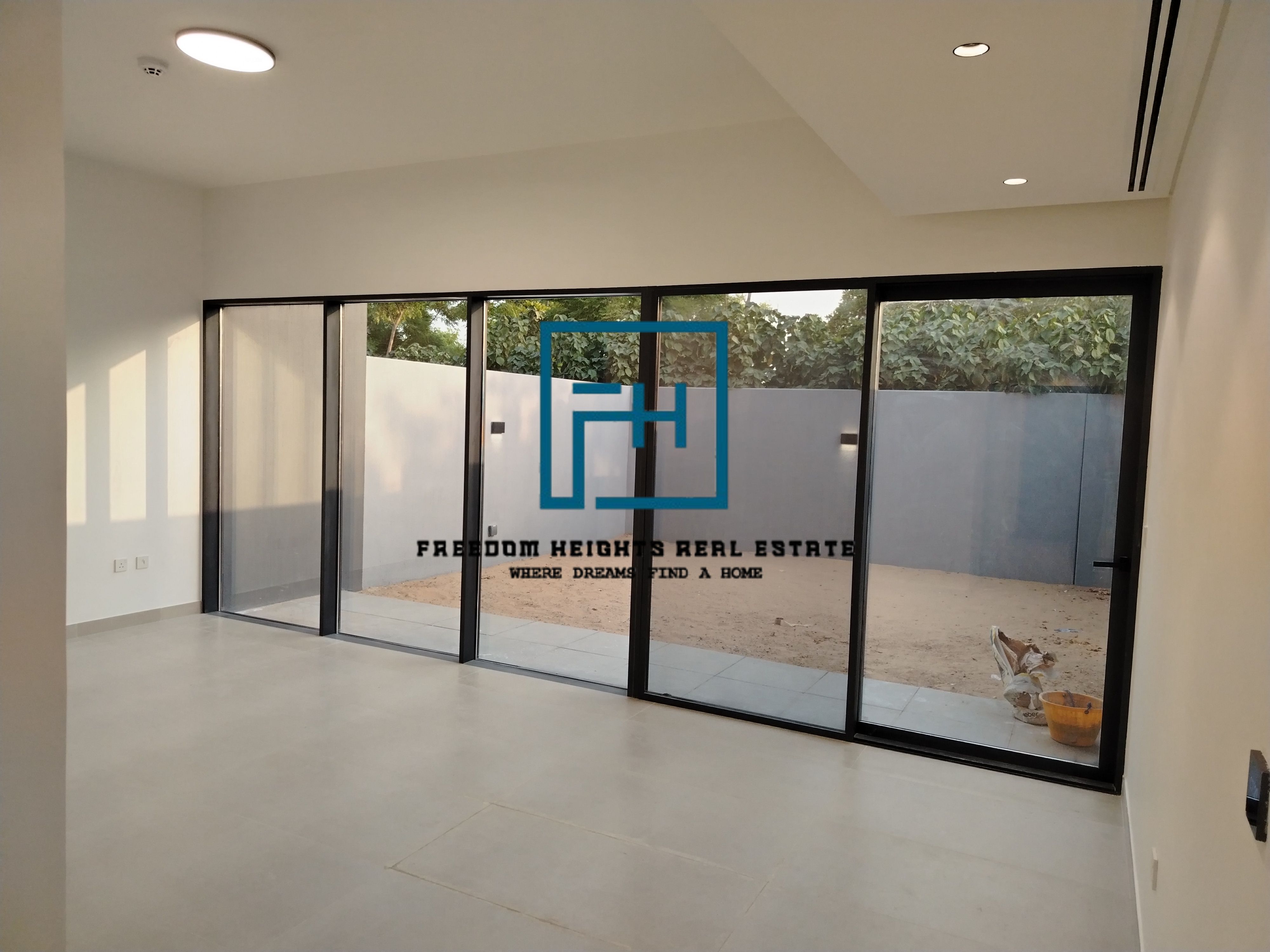 2BED TOWNHOUSE WITH SMART HOME CONTROL SYSTEM