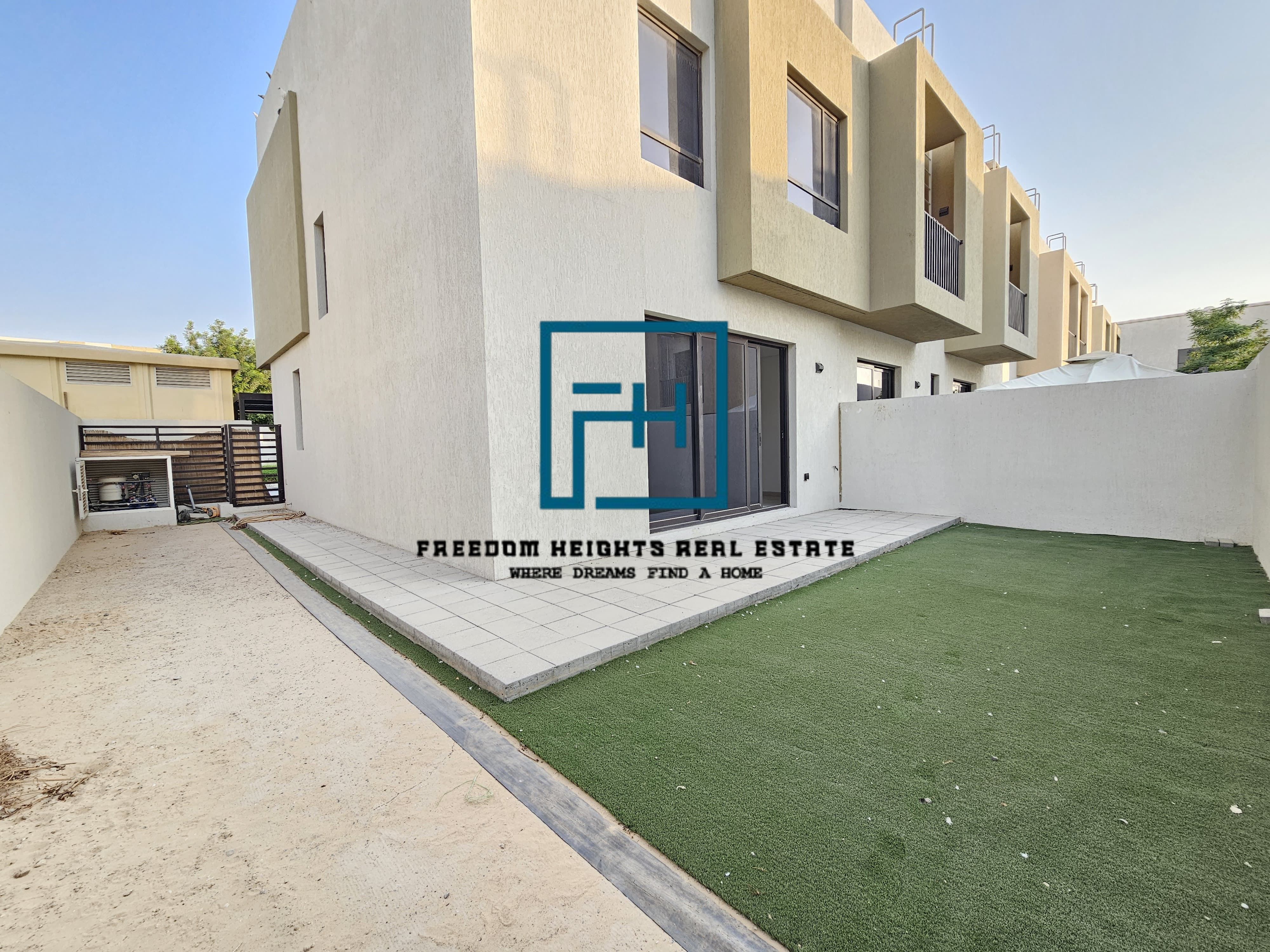 3BED CORNER TOWNHOUSE FOR RENT