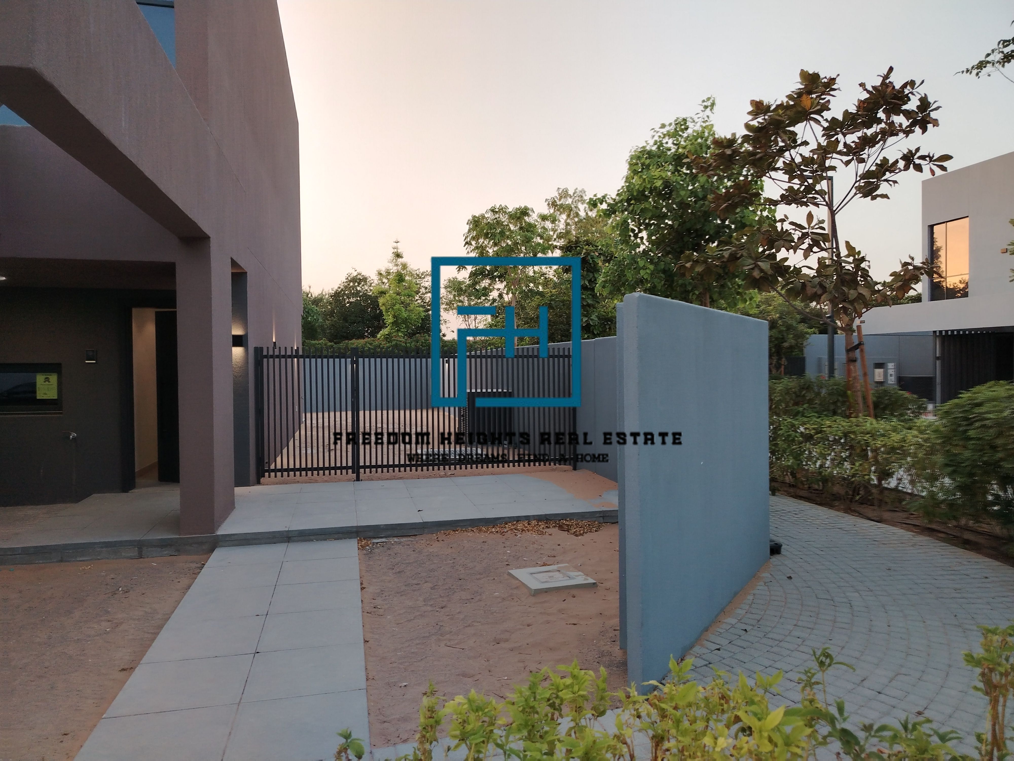 3BED CORNER UNIT | BIGGEST PLOT | SINGLE ROW