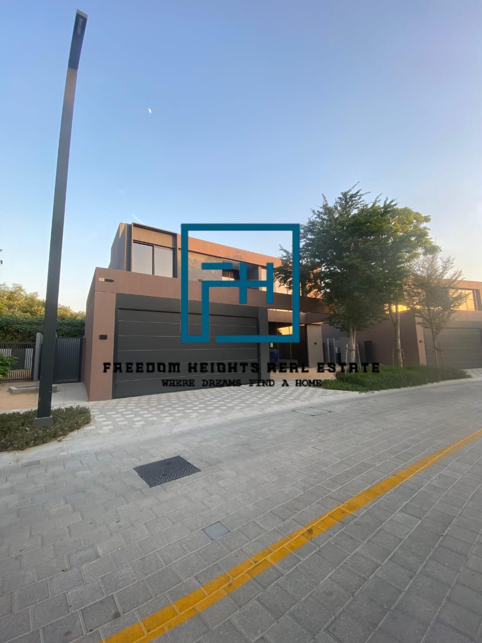FOR SALE – LUXURIOUS 5BR STANDALONE VILLA