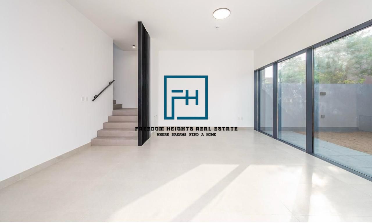 MIDDLE UNIT | VASTU COMPLIANT | FREEHOLD | FULLY PAID