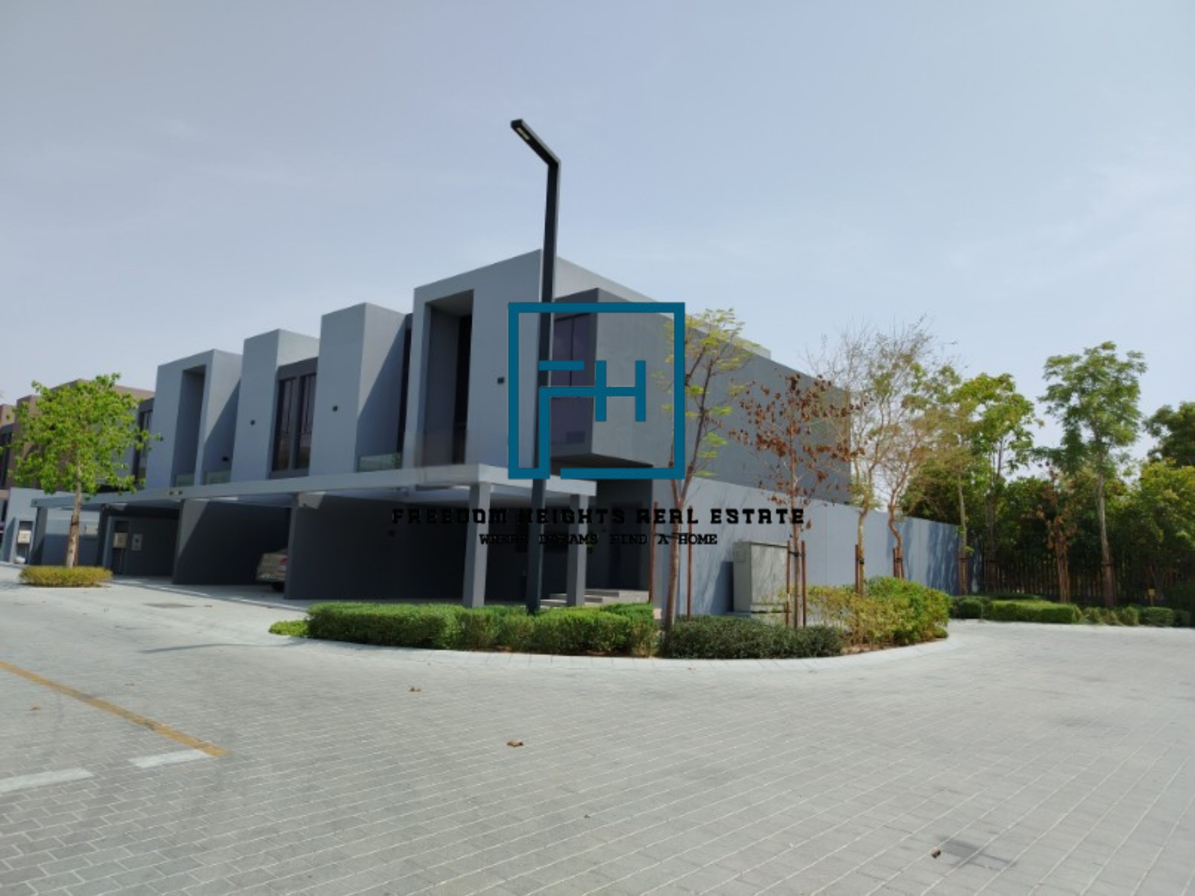 3BED | CORNER | SINGLE ROW | MORE PRIVACY