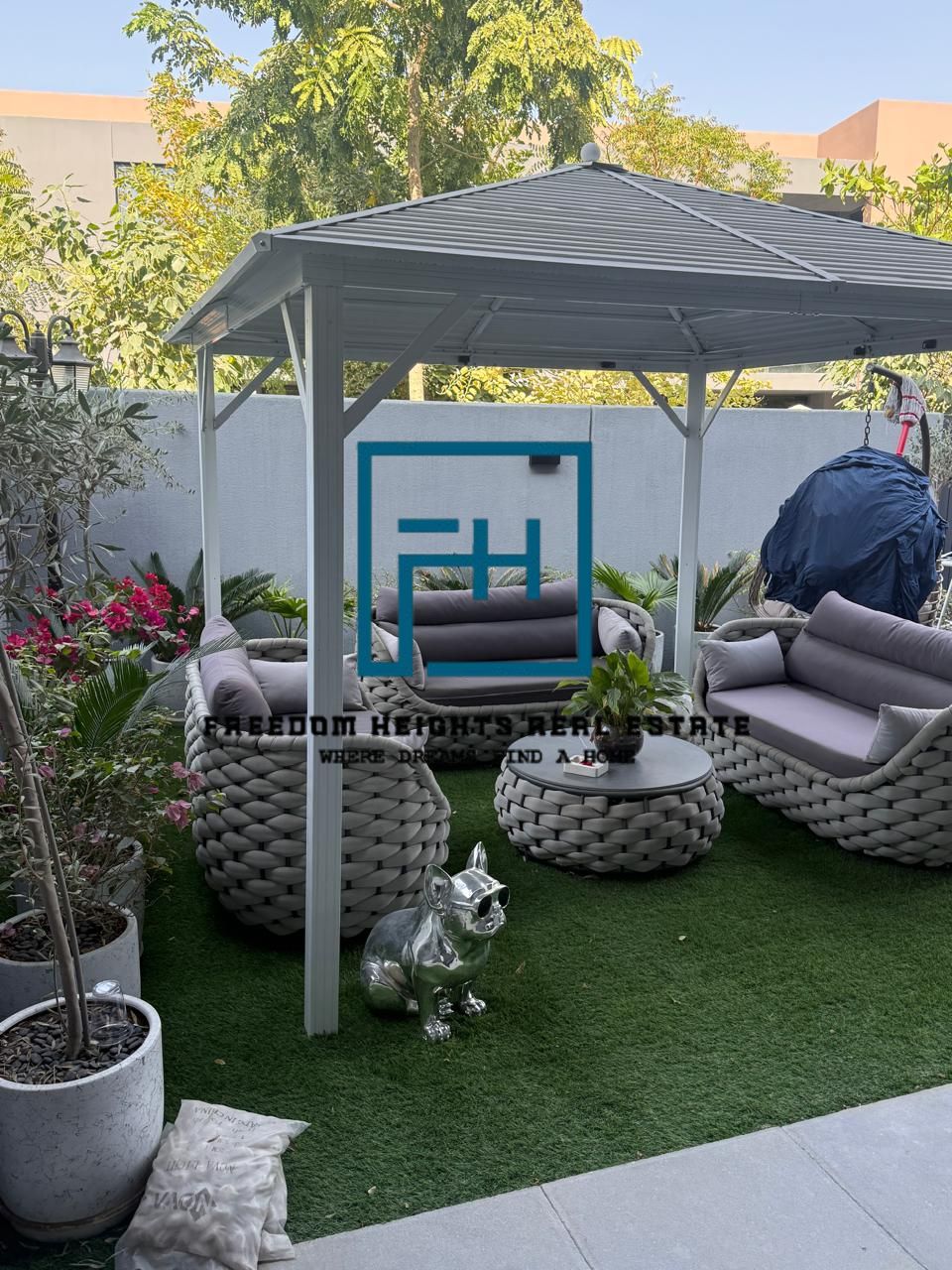 MIDDLE UNIT | GOOD LOCATION | GARDEN LANDSCAPE DONE