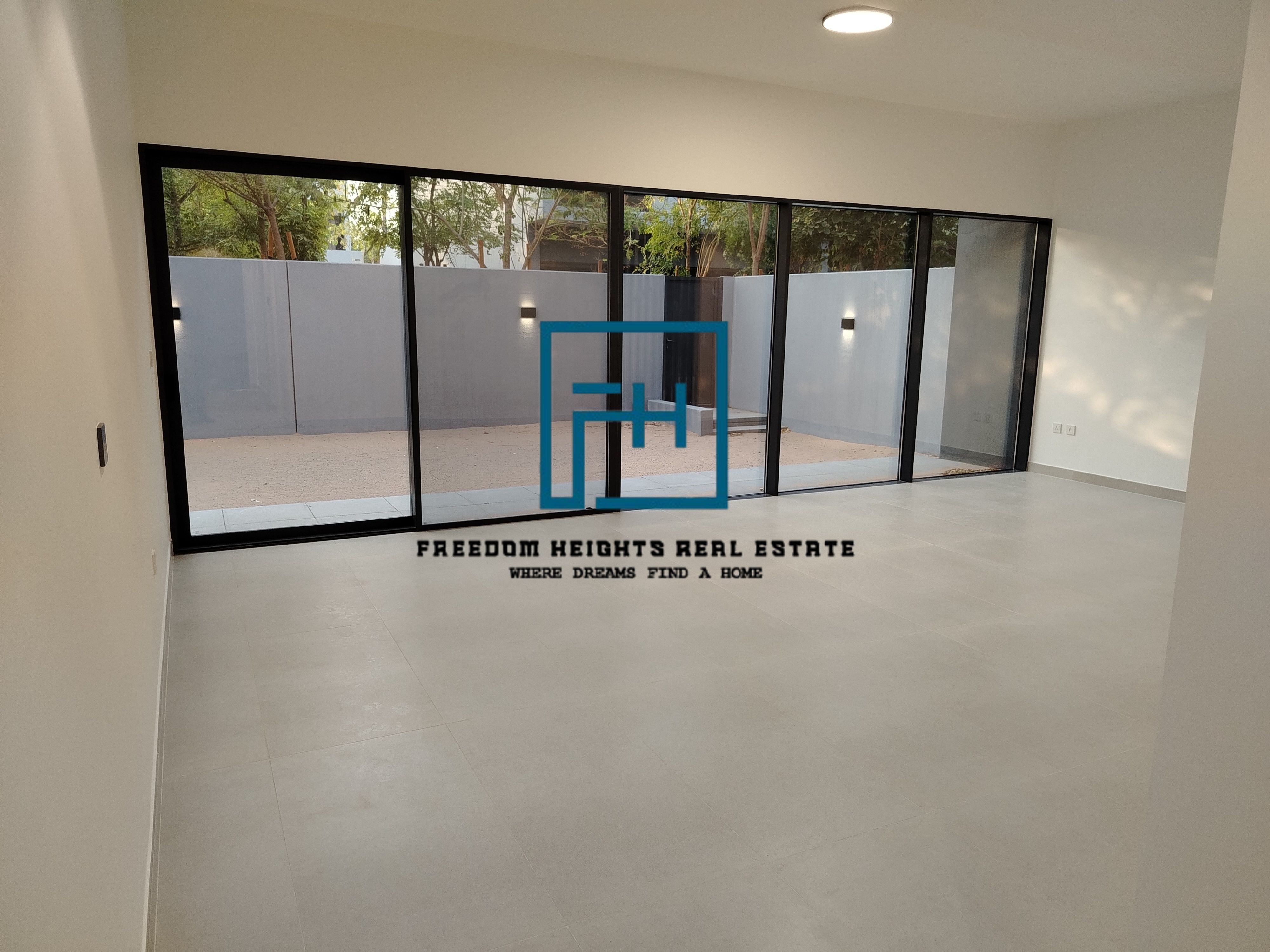 CORNER ALL MASTERS | BIG LAYOUT | GOOD LOCATION