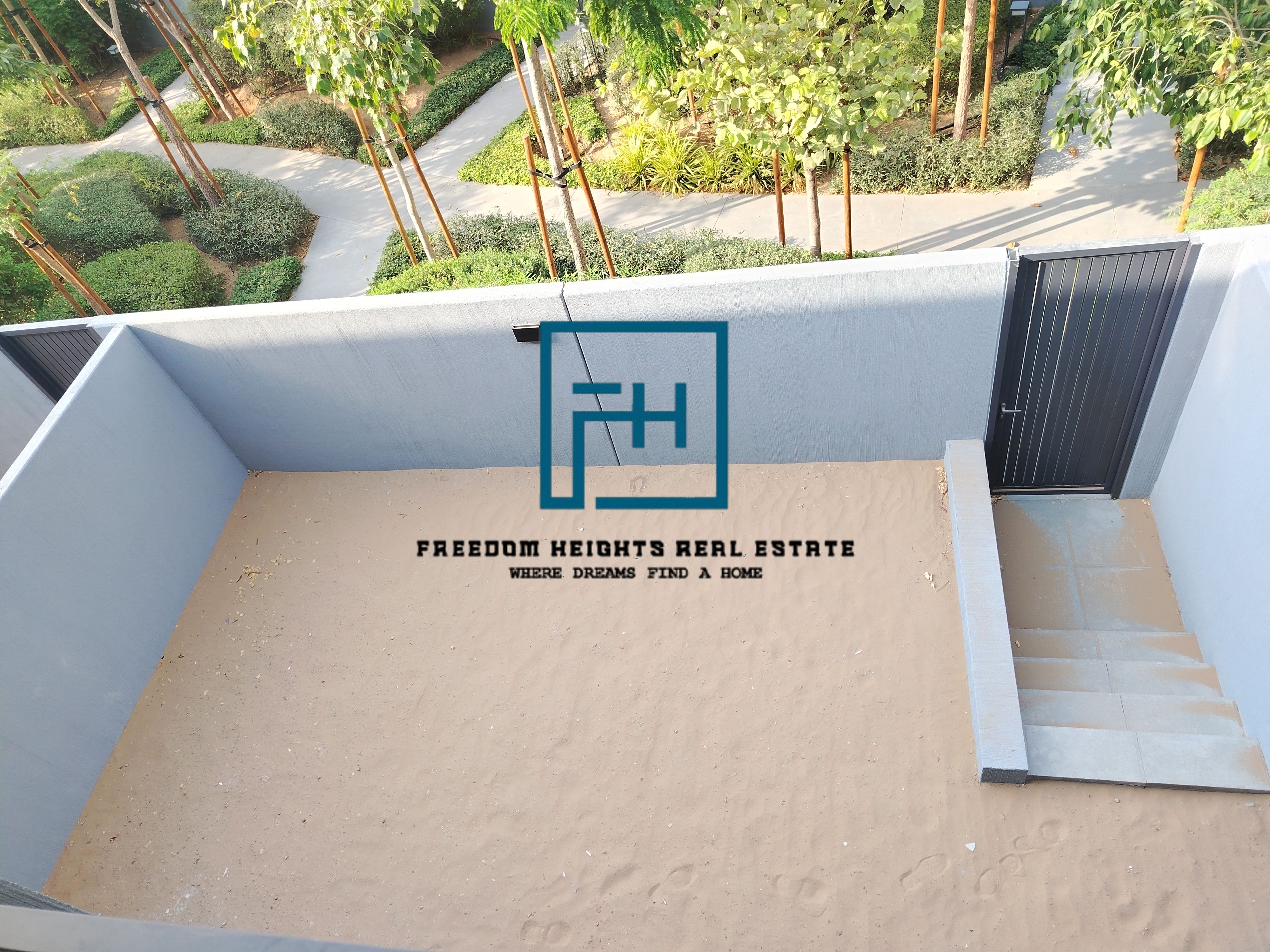 MIDDLE UNIT WITH SMART HOME CONTROL SYSTEM