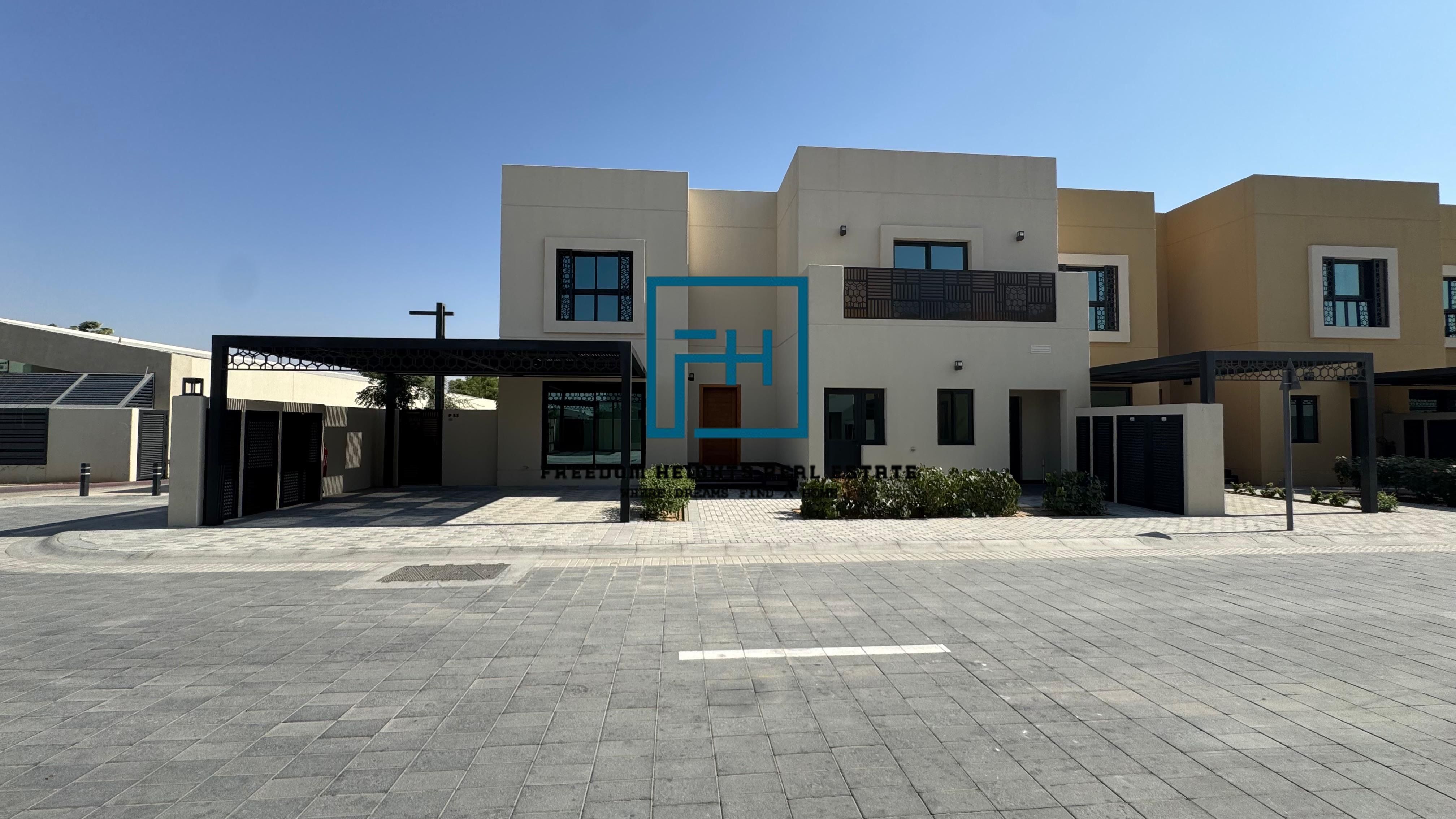 Middle 4 bedrooms Villa with maids room available for rent.