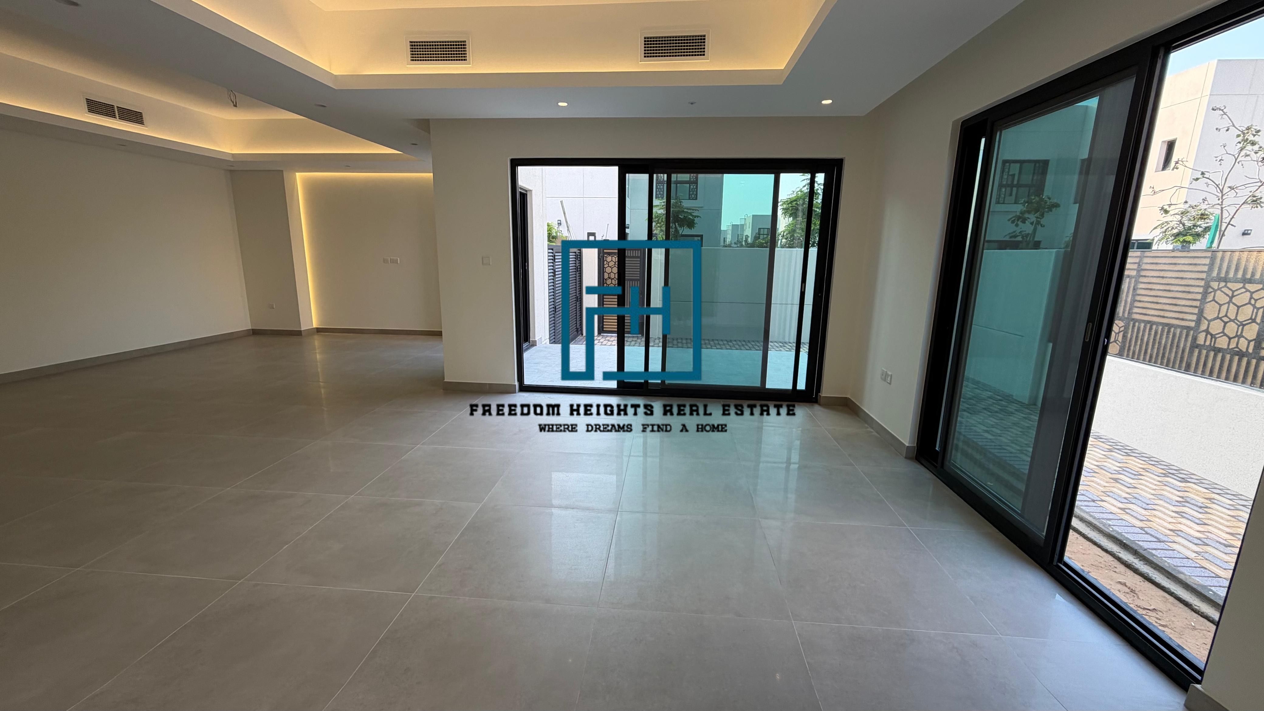 3 bedrooms Corner Villa ready to move for rent.