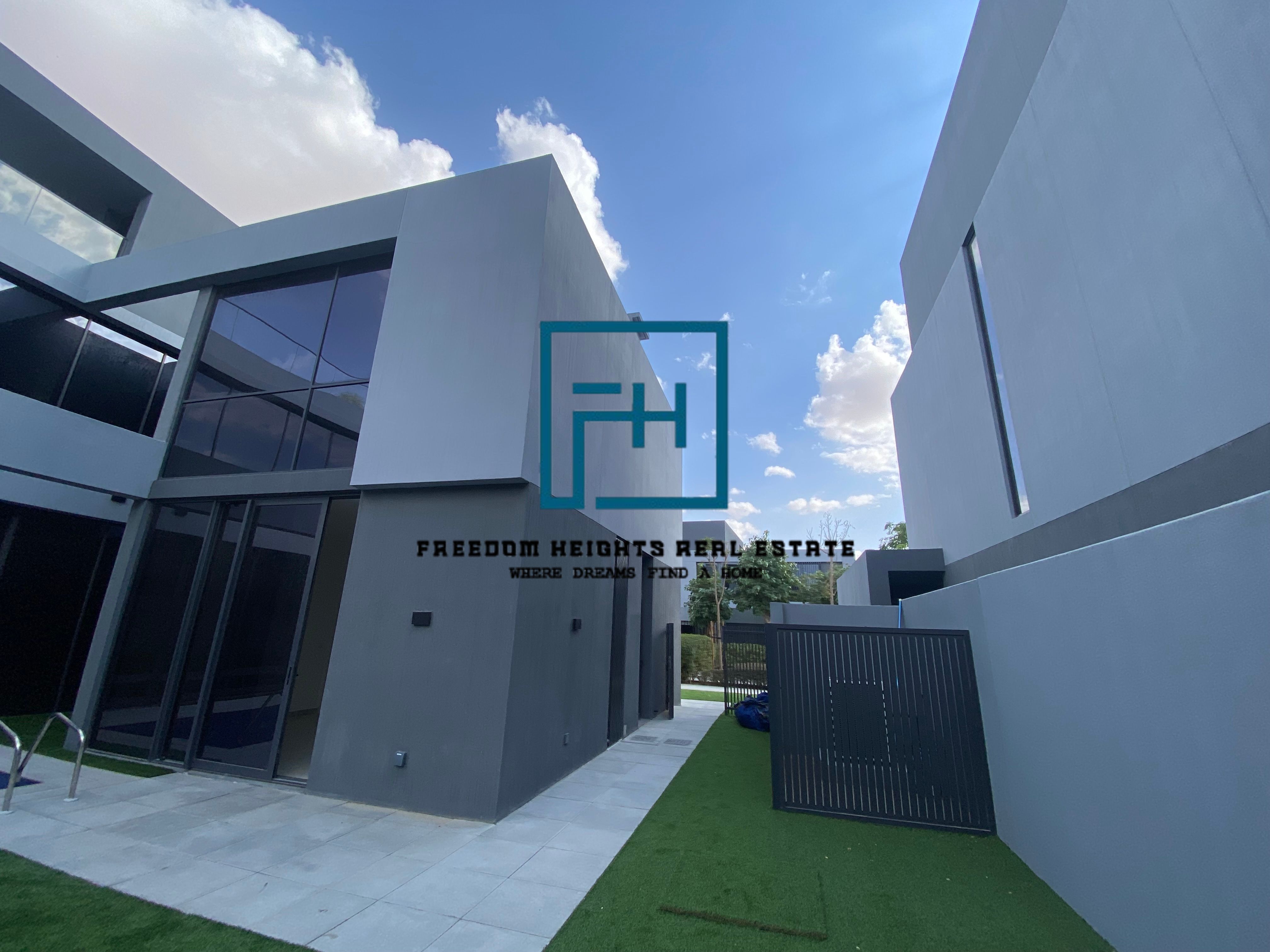 4 bedrooms villa with pool and majlis available for rent.