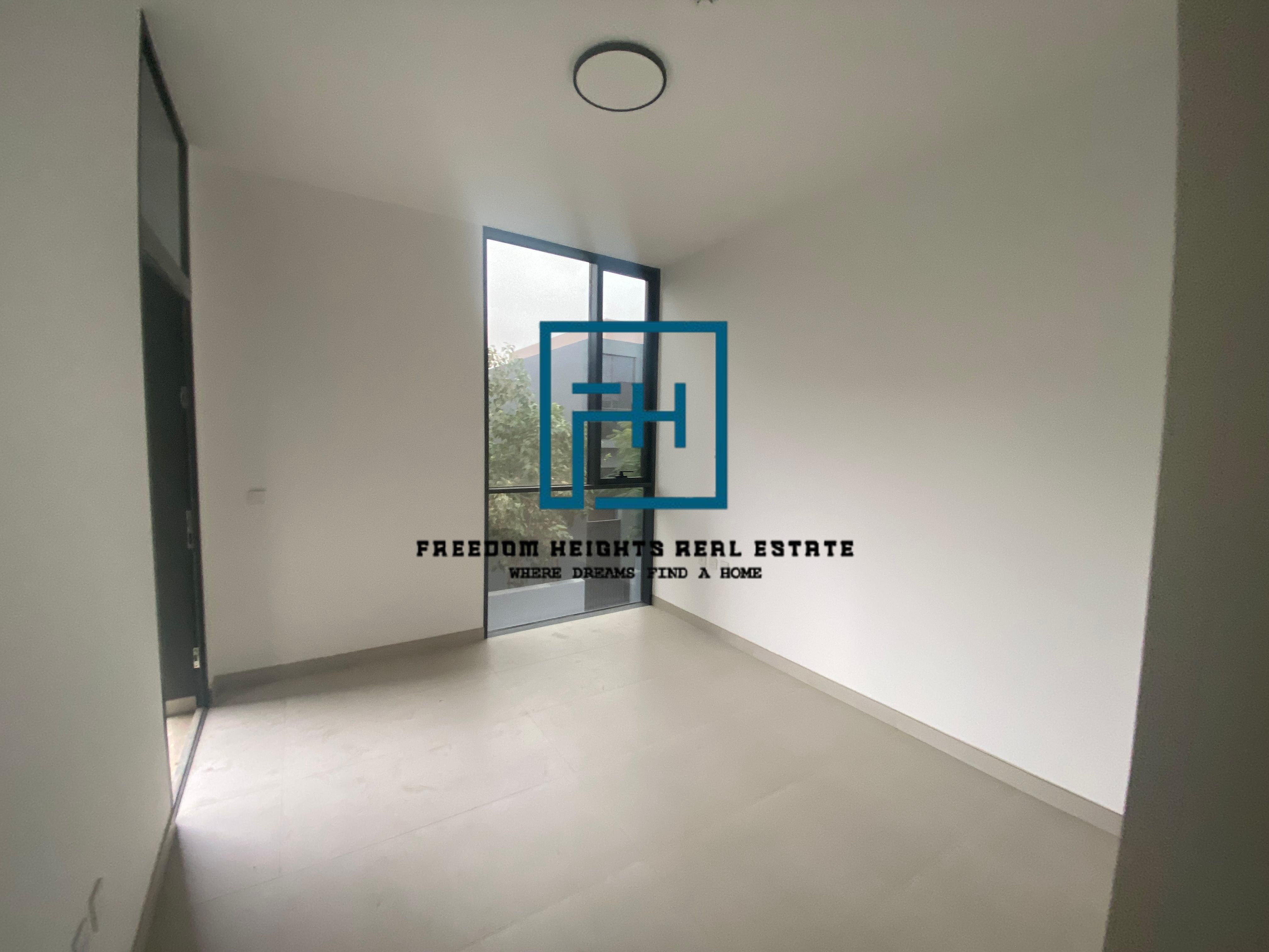 3 bedrooms corner for sale.
